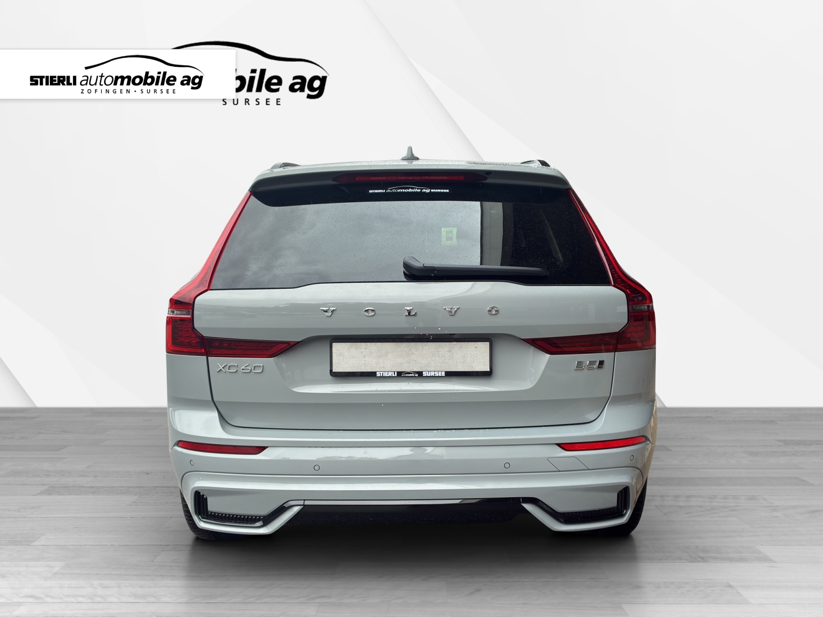 VOLVO XC60 2.0 B5 MH Plus Dark AWD-image-5