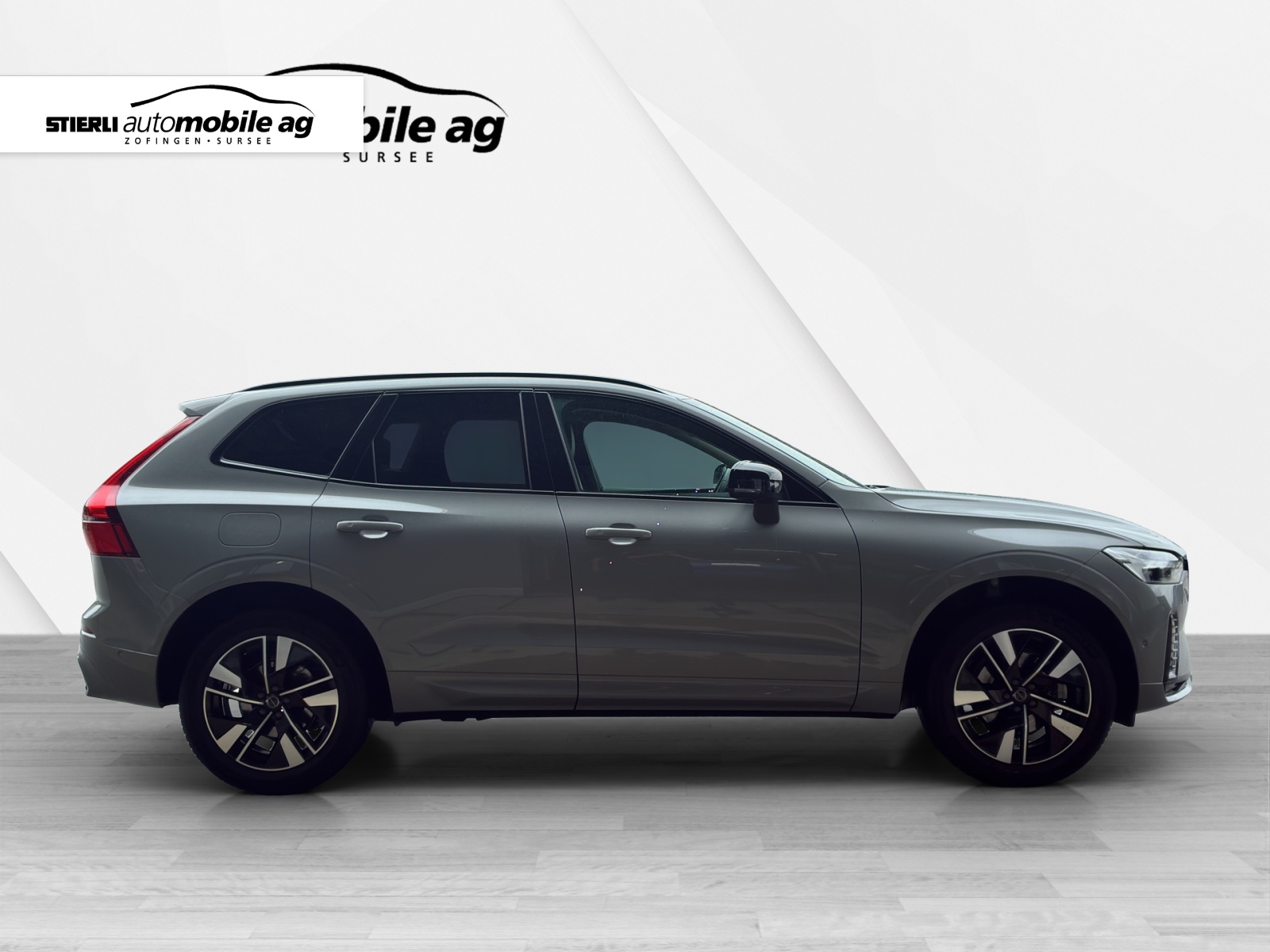 VOLVO XC60 2.0 B5 MH Plus Dark AWD-showroom-element-3