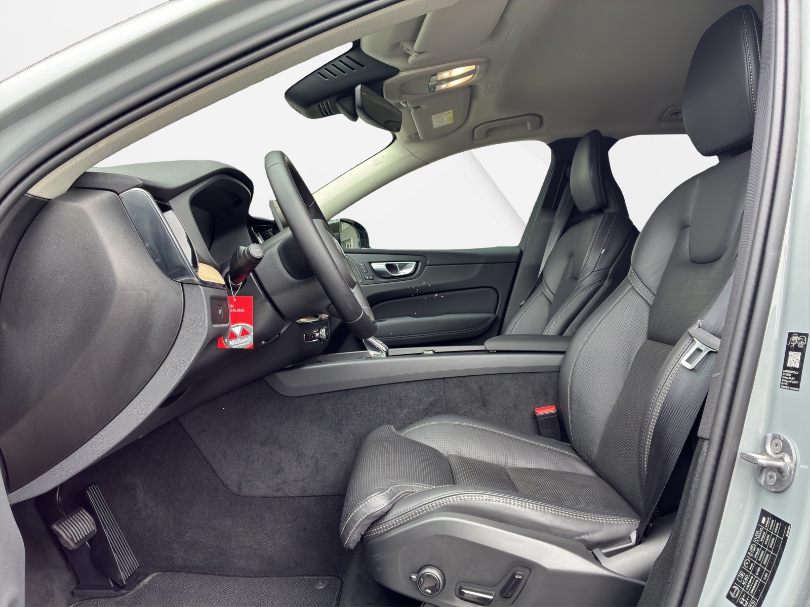 VOLVO XC60 2.0 B5 MH Plus Dark AWD-image-9