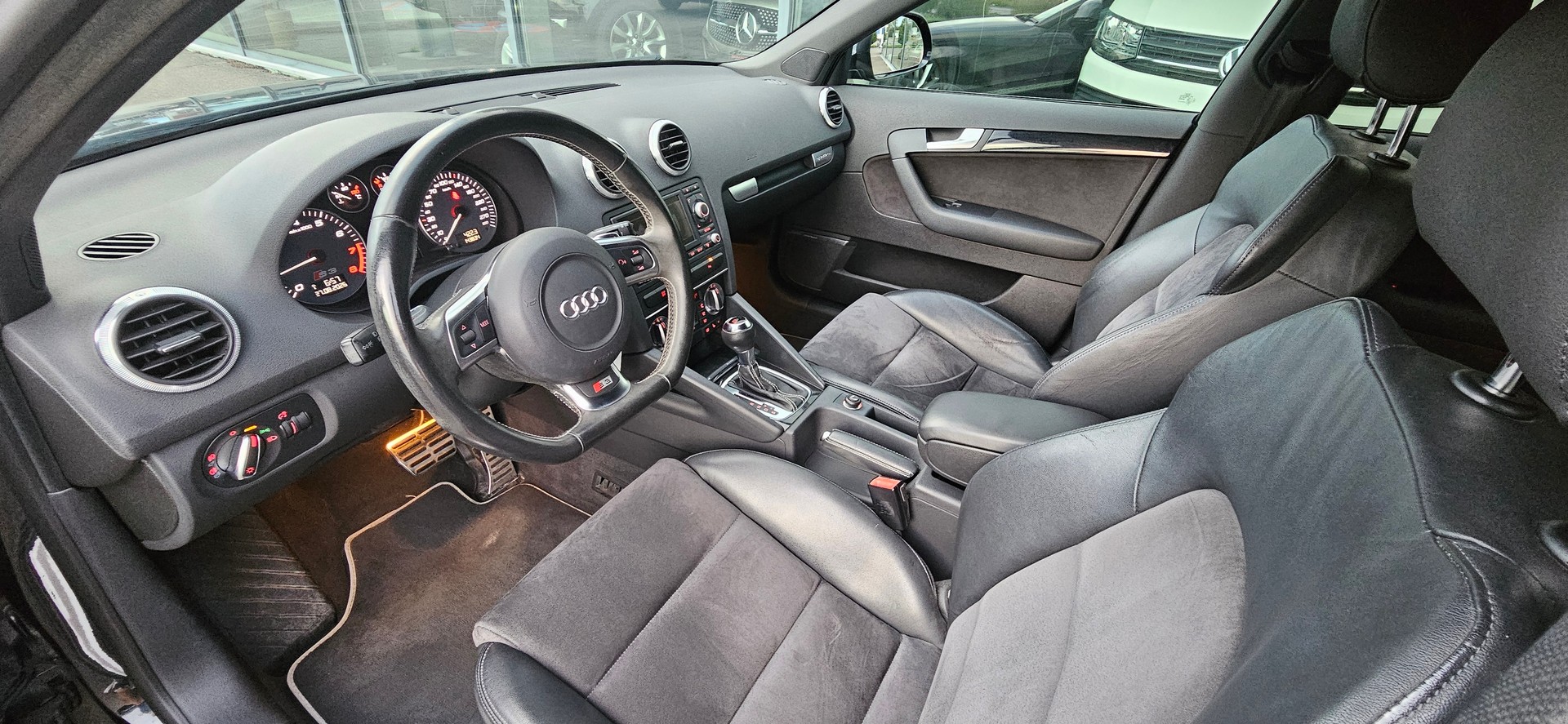 AUDI S3 Sportback 2.0 TFSI quattro S-tronic-image-7