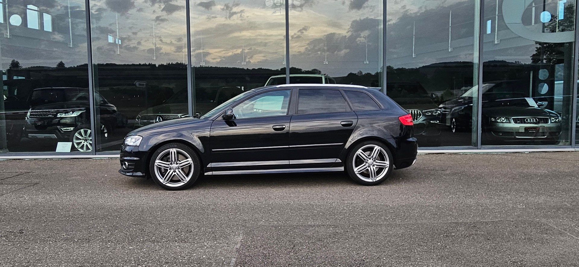 AUDI S3 Sportback 2.0 TFSI quattro S-tronic-image-0