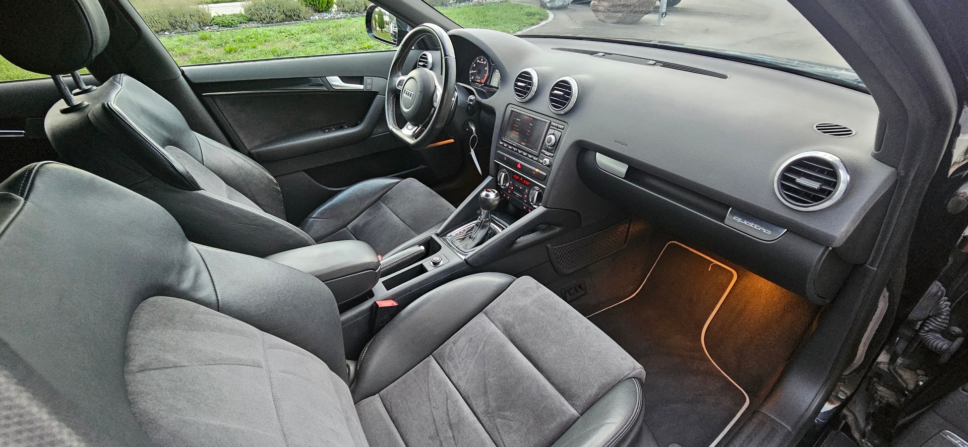 AUDI S3 Sportback 2.0 TFSI quattro S-tronic-image-10