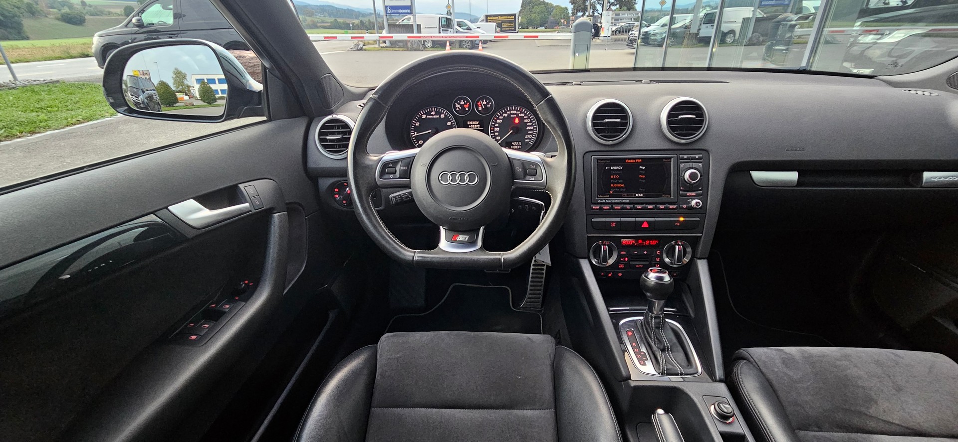 AUDI S3 Sportback 2.0 TFSI quattro S-tronic-image-9