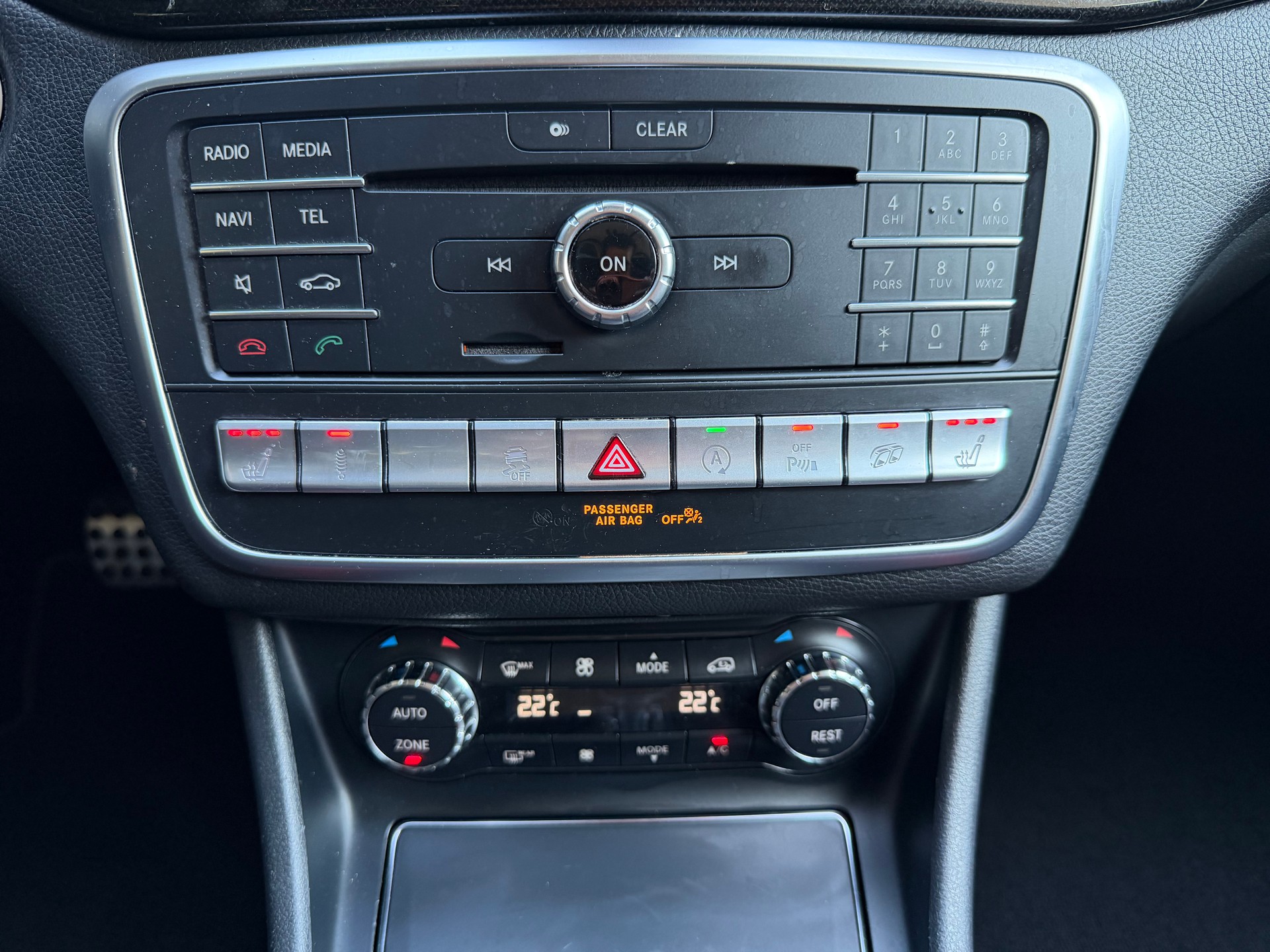MERCEDES-BENZ CLA 45 AMG 4Matic Speedshift-image-13
