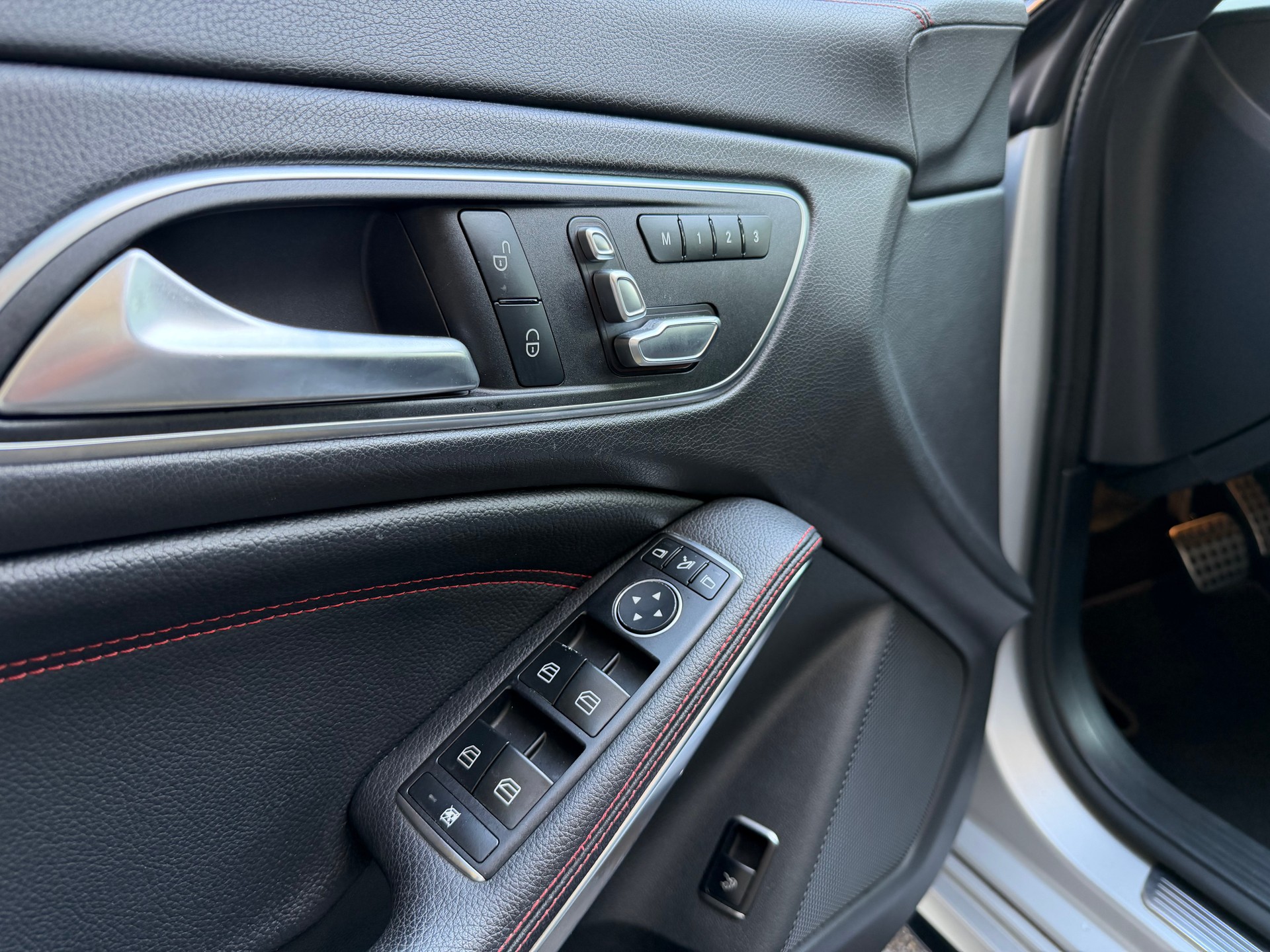 MERCEDES-BENZ CLA 45 AMG 4Matic Speedshift-image-7