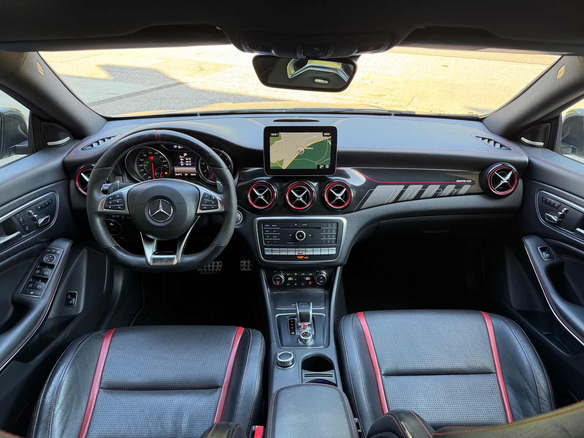 MERCEDES-BENZ CLA 45 AMG 4Matic Speedshift-image-8