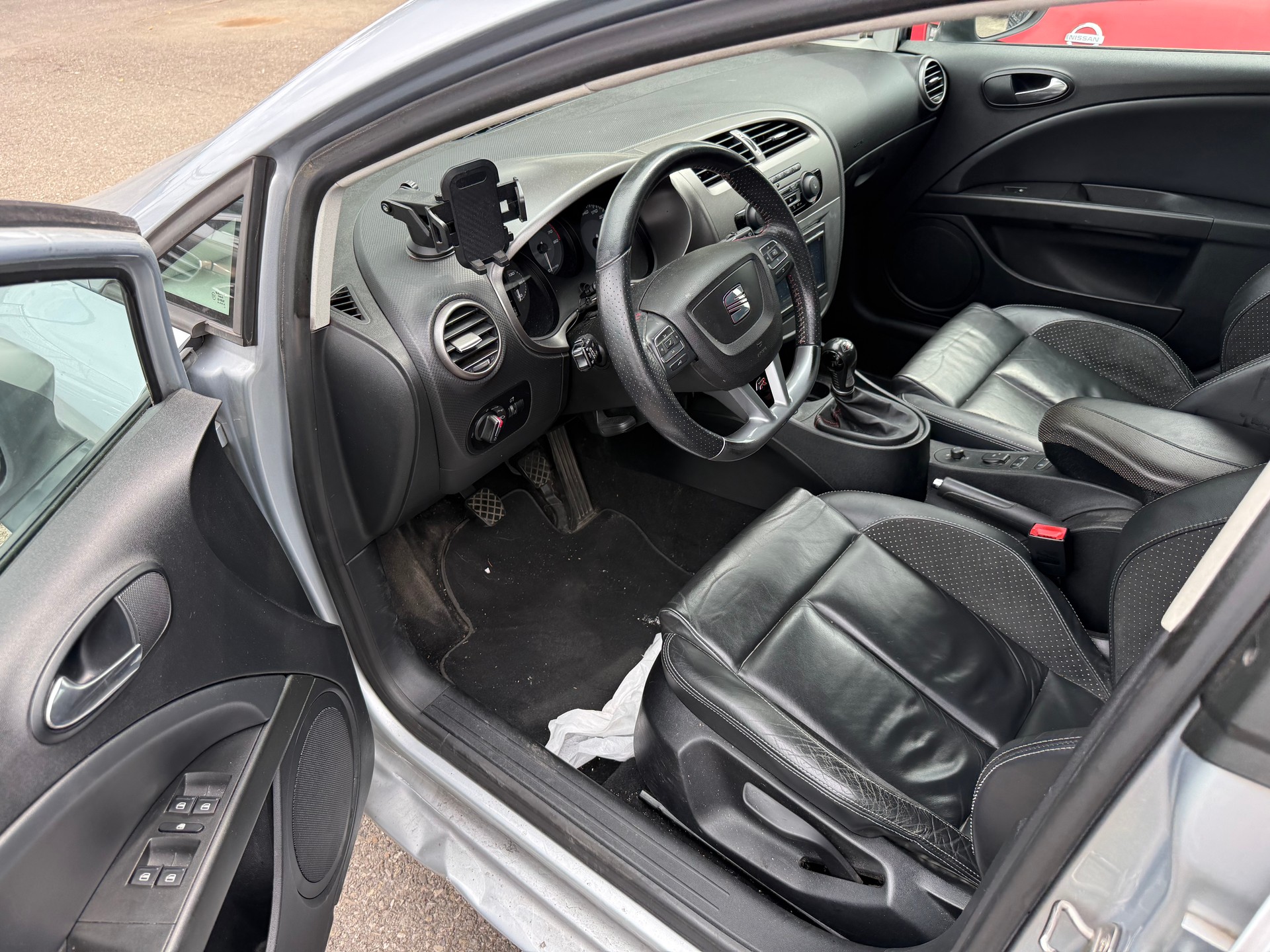 SEAT Leon 2.0 TSI FR-image-10