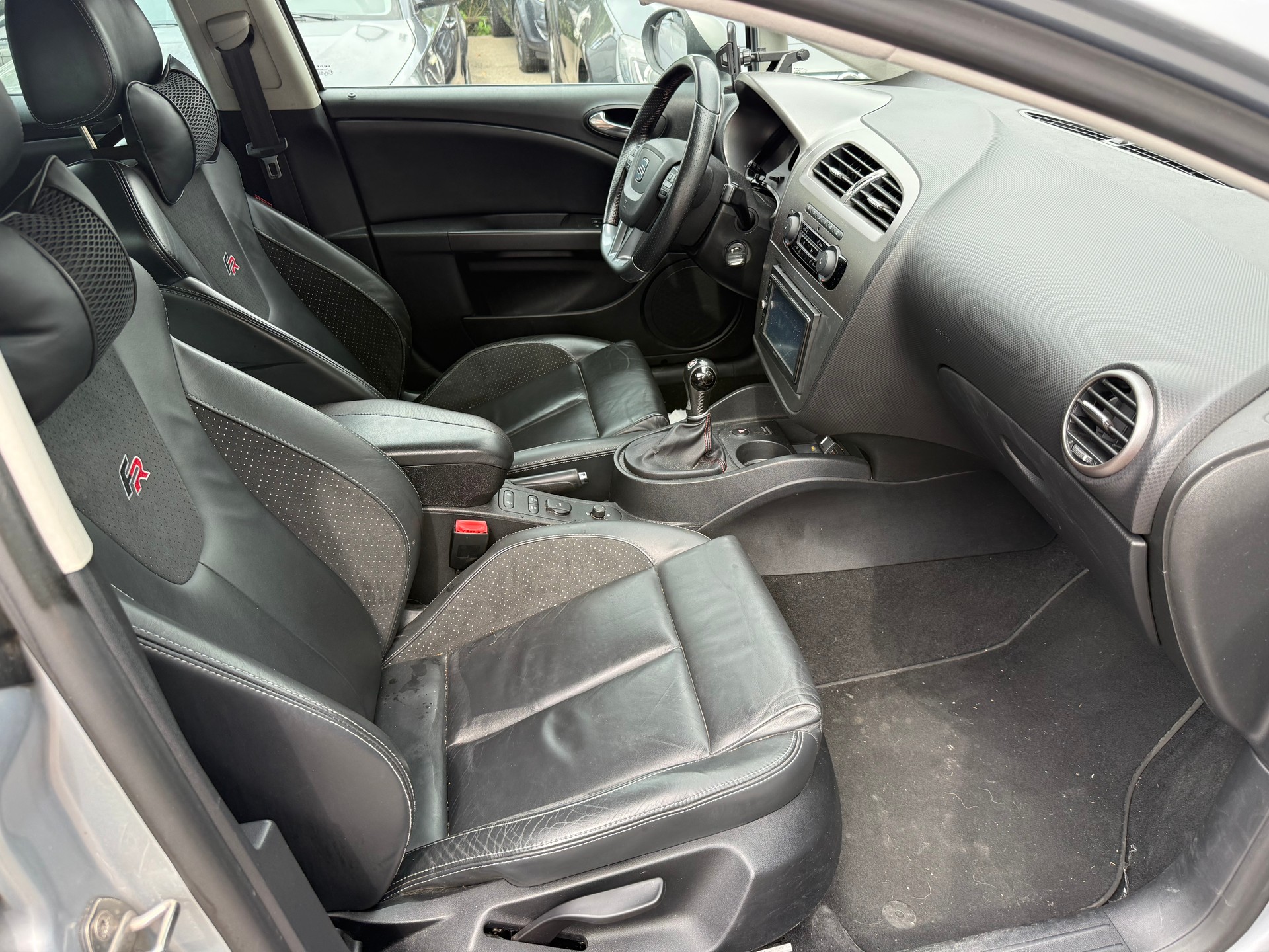SEAT Leon 2.0 TSI FR-image-8