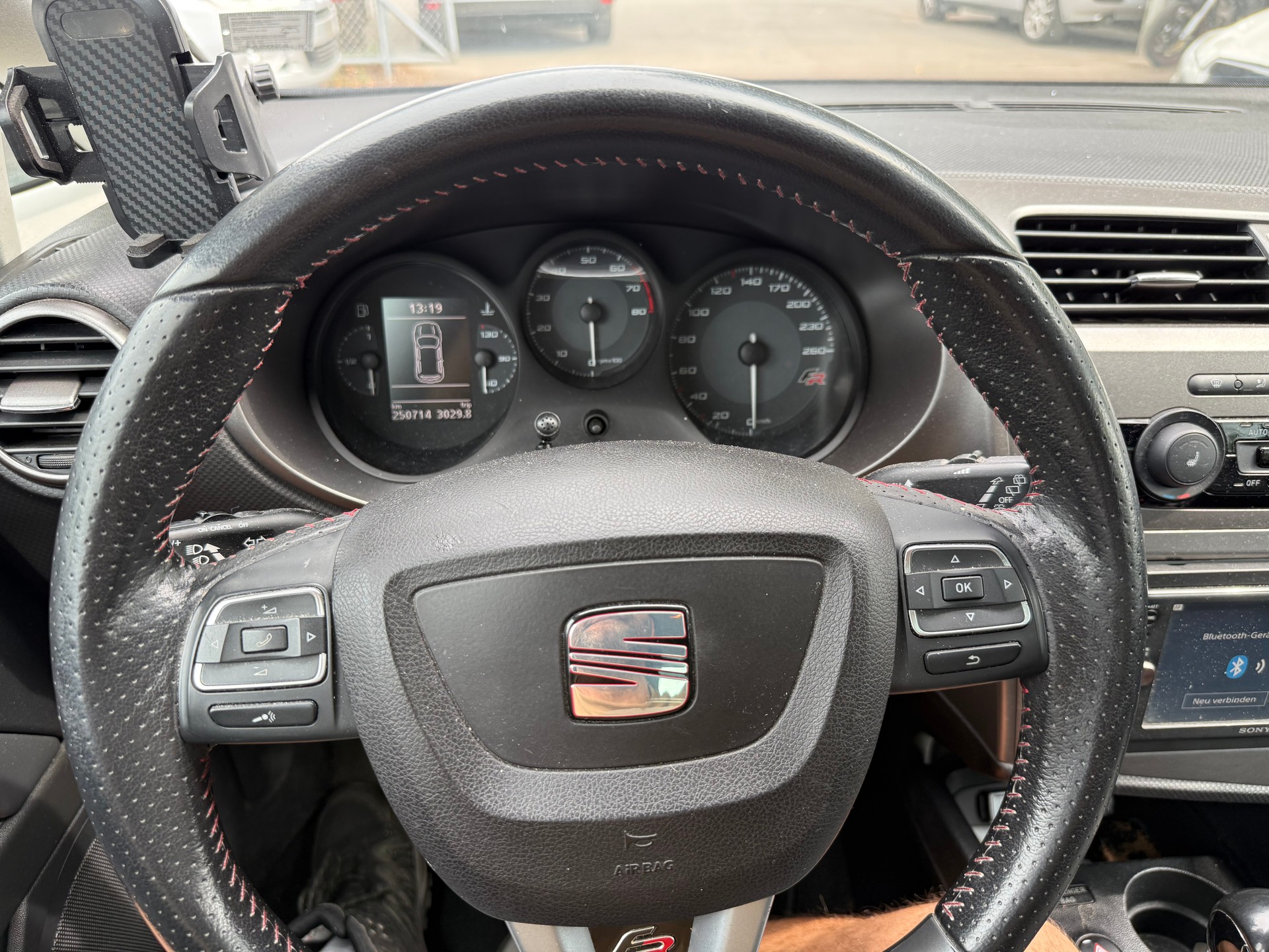 SEAT Leon 2.0 TSI FR-image-12