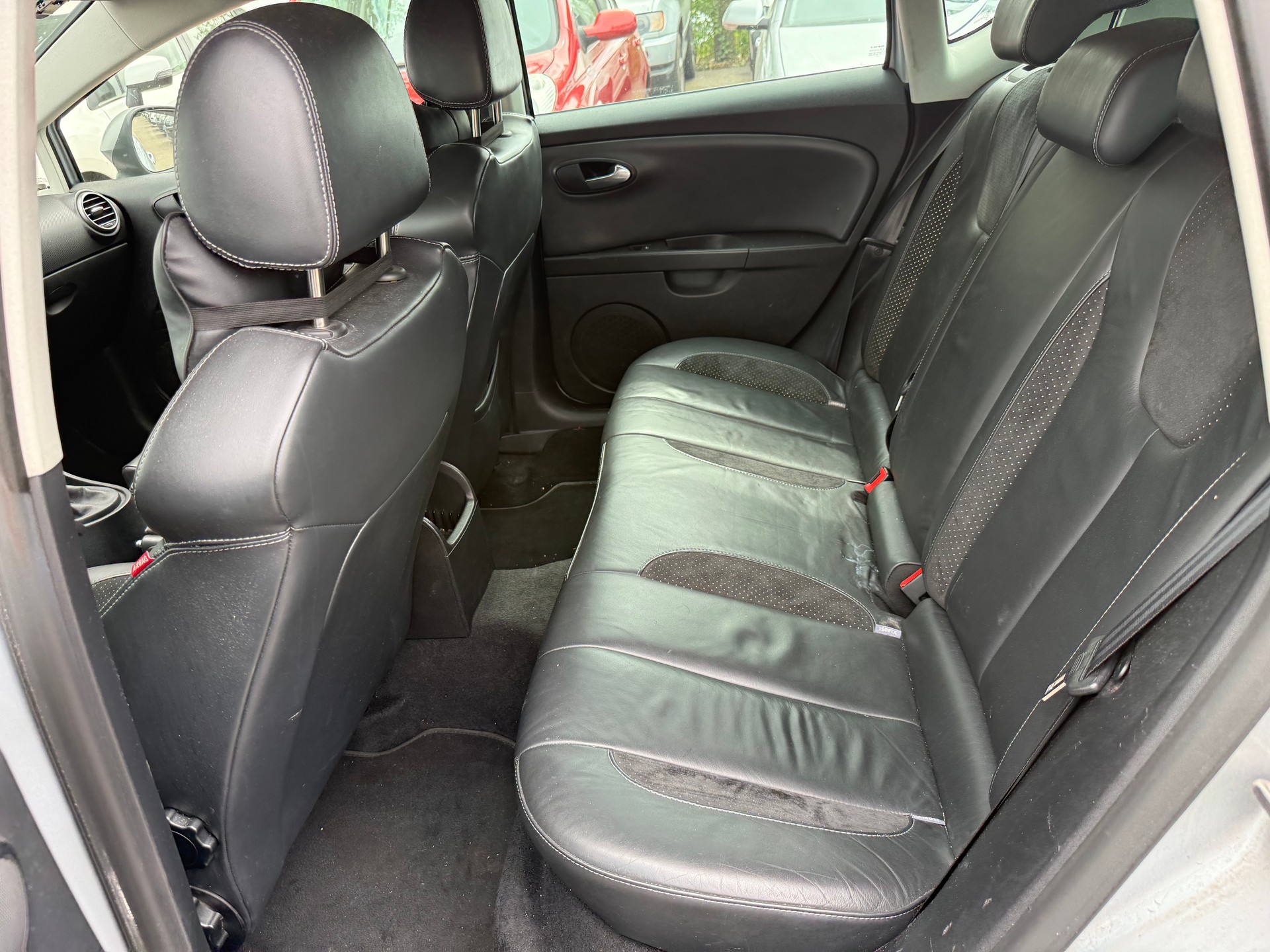 SEAT Leon 2.0 TSI FR-image-9
