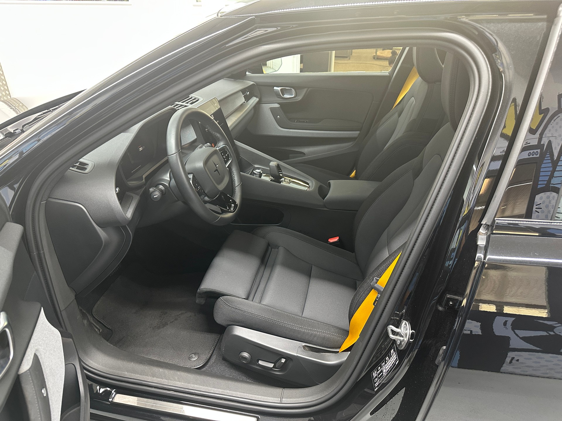 POLESTAR Polestar 2 Long Range Dual Performance 78 kWh MY23-image-7