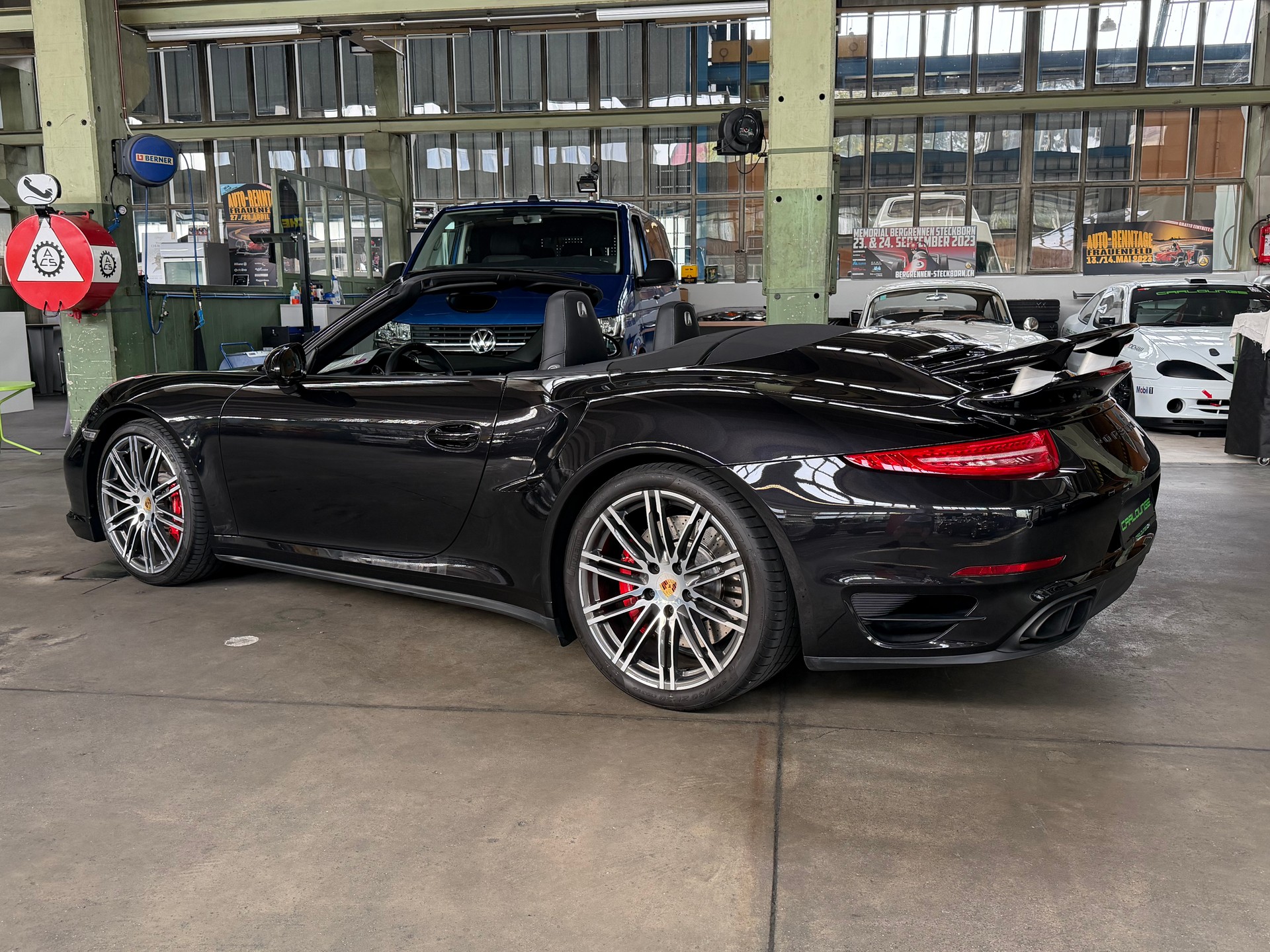 PORSCHE 911 Turbo Cabriolet PDK Automat-image-16