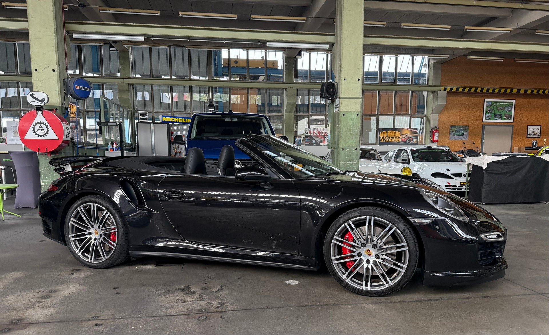 PORSCHE 911 Turbo Cabriolet PDK Automat-image-15