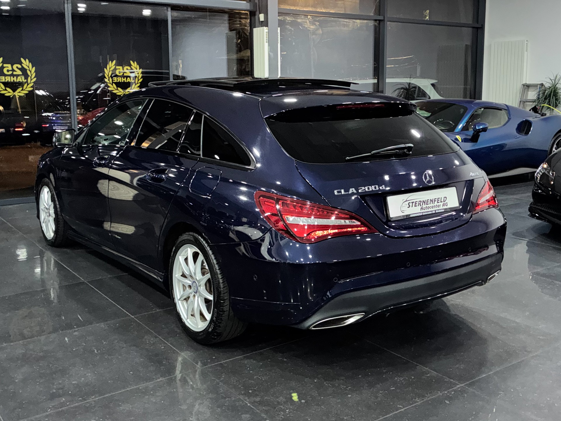 MERCEDES-BENZ CLA Shooting Br. 200 d Swiss Star Urban 4M 7G-DCT-image-4