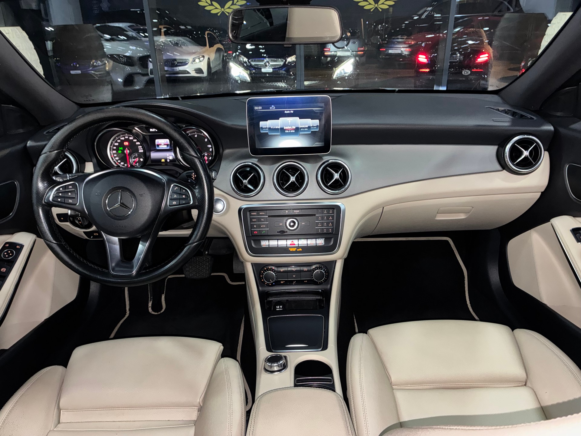 MERCEDES-BENZ CLA Shooting Br. 200 d Swiss Star Urban 4M 7G-DCT-image-6