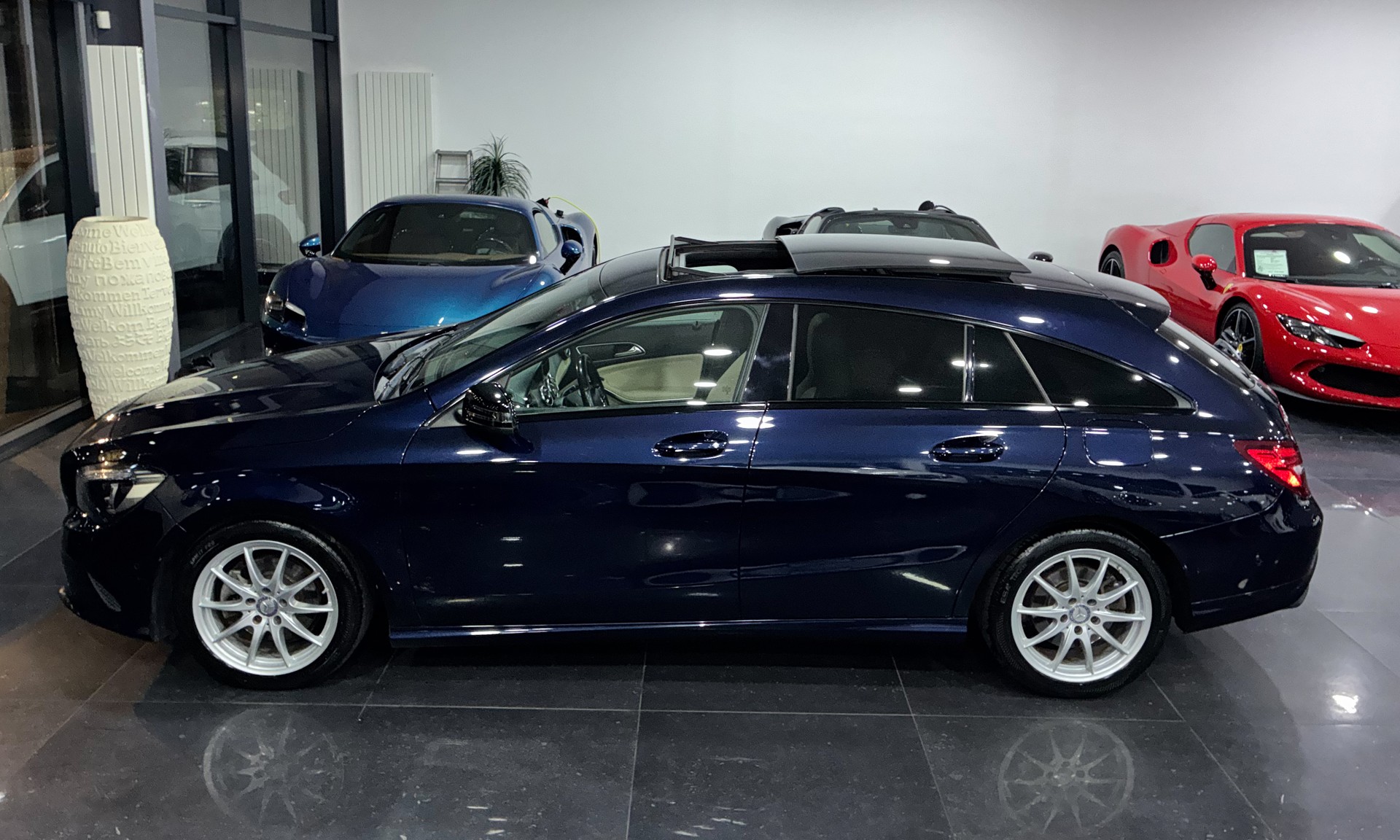 MERCEDES-BENZ CLA Shooting Br. 200 d Swiss Star Urban 4M 7G-DCT-image-2