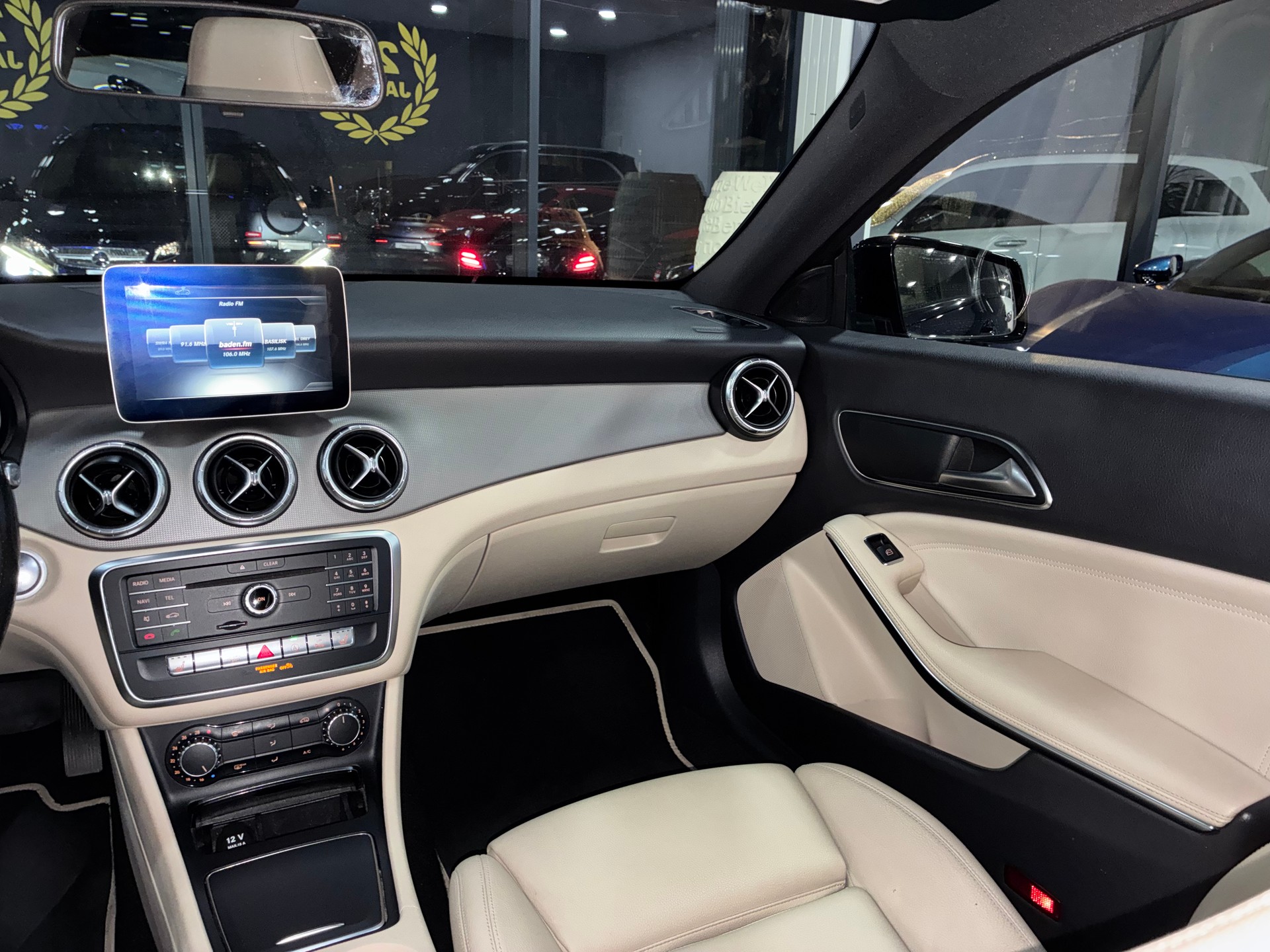 MERCEDES-BENZ CLA Shooting Br. 200 d Swiss Star Urban 4M 7G-DCT-image-8