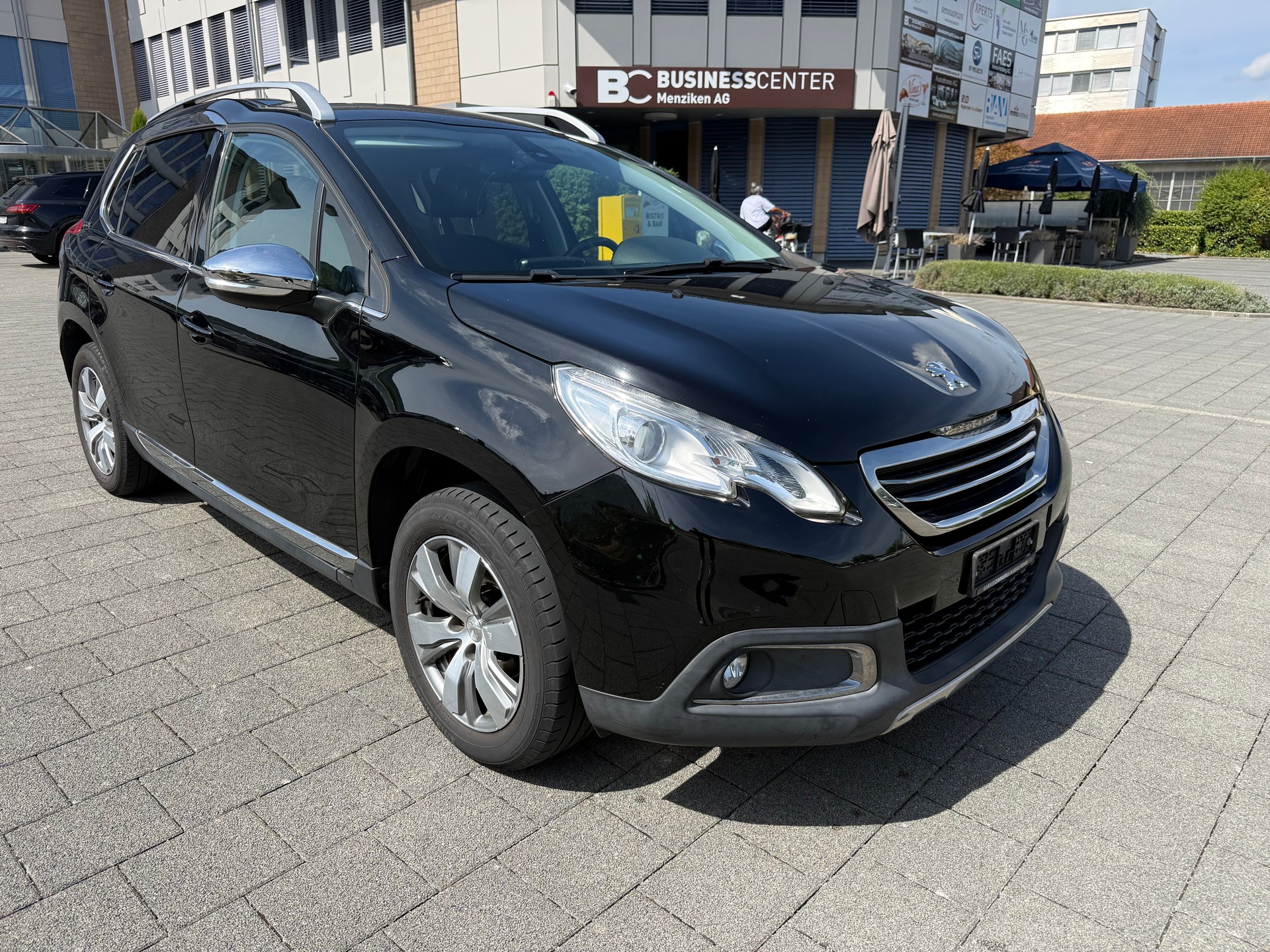 PEUGEOT 2008 1.2 VTI Allure