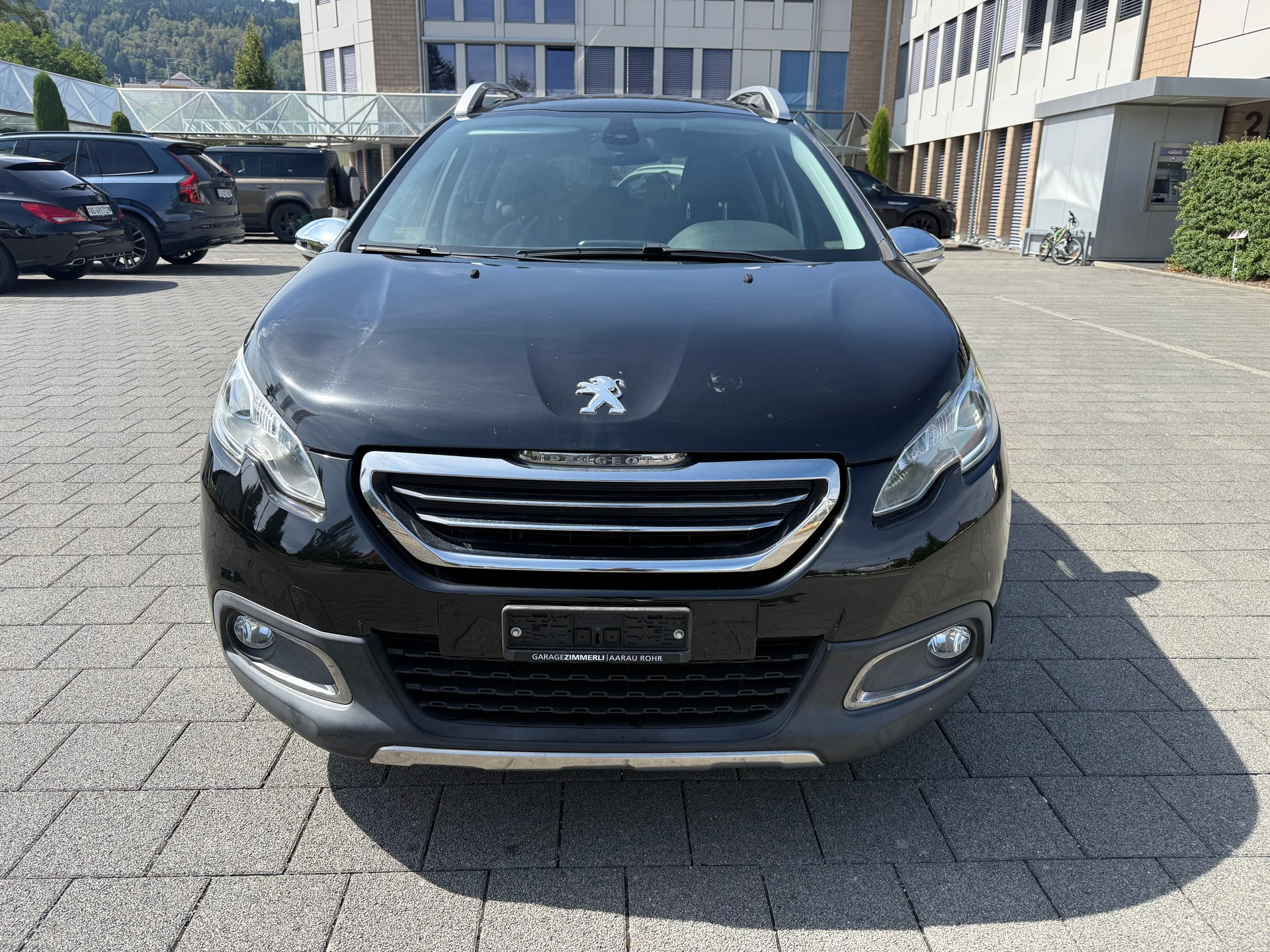 PEUGEOT 2008 1.2 VTI Allure-image-1