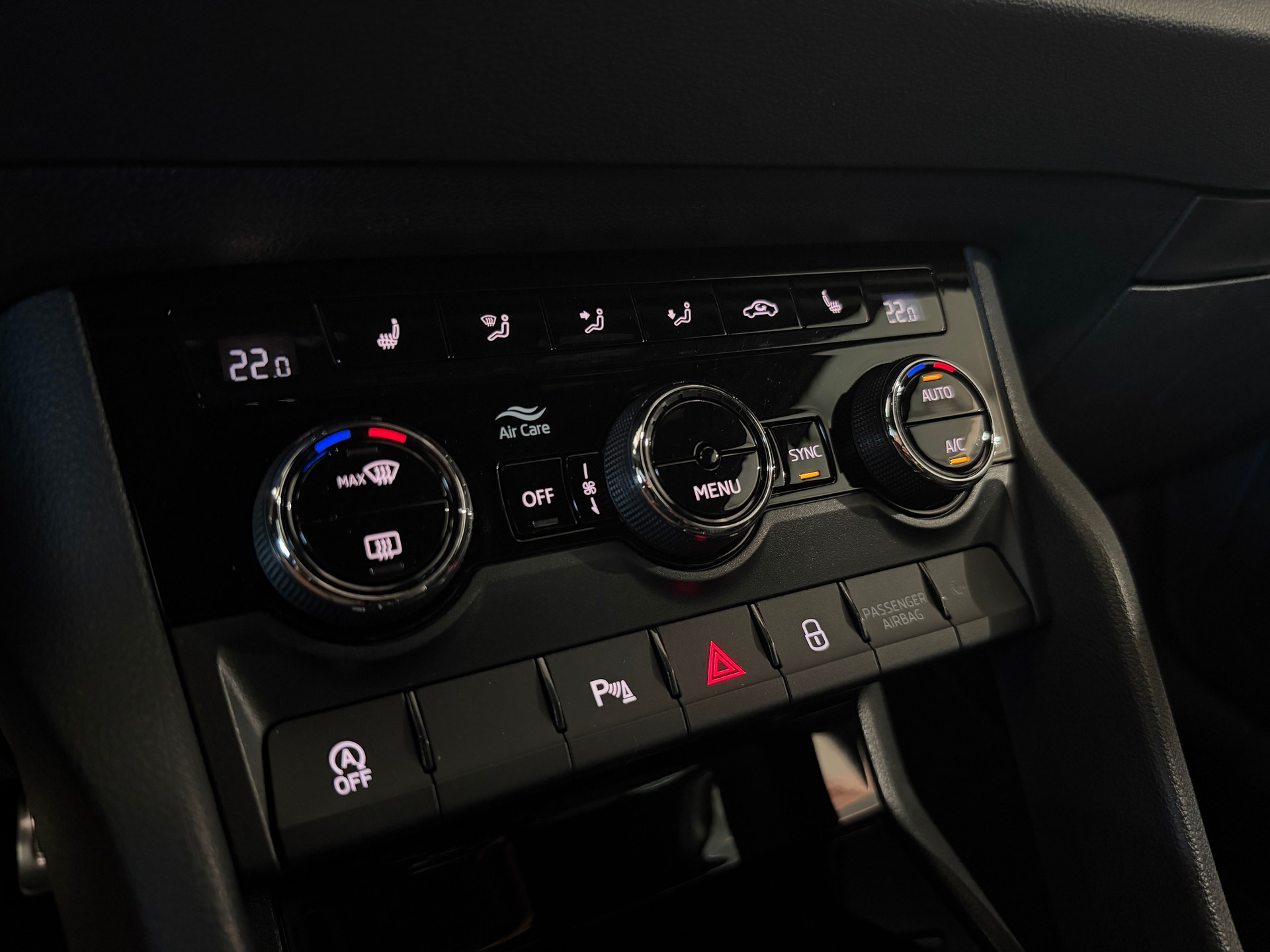 SKODA Karoq 1.5 TSI ACT SportLine DSG (CH) Nardo Grau-image-14