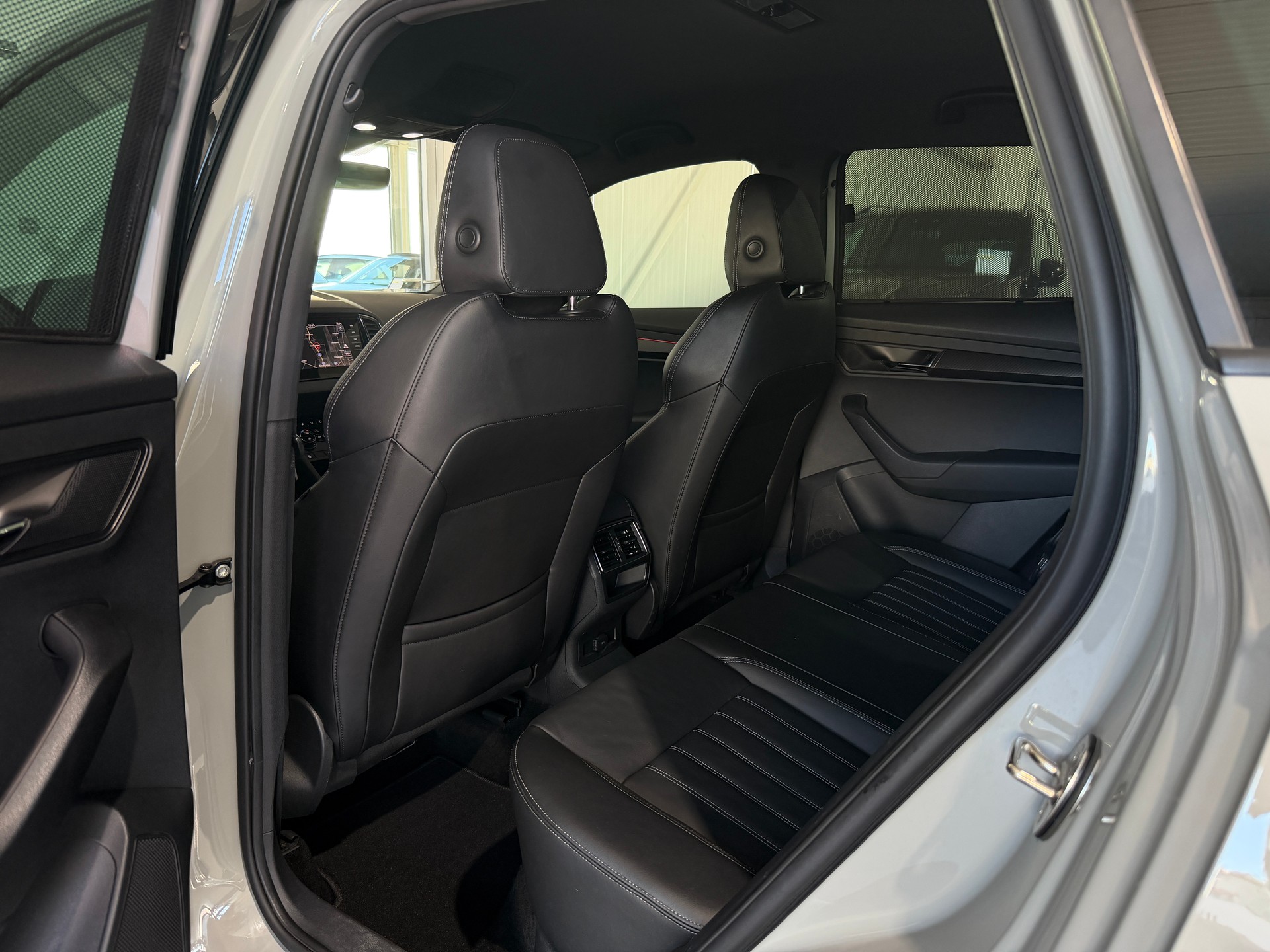 SKODA Karoq 1.5 TSI ACT SportLine DSG (CH) Nardo Grau-image-17