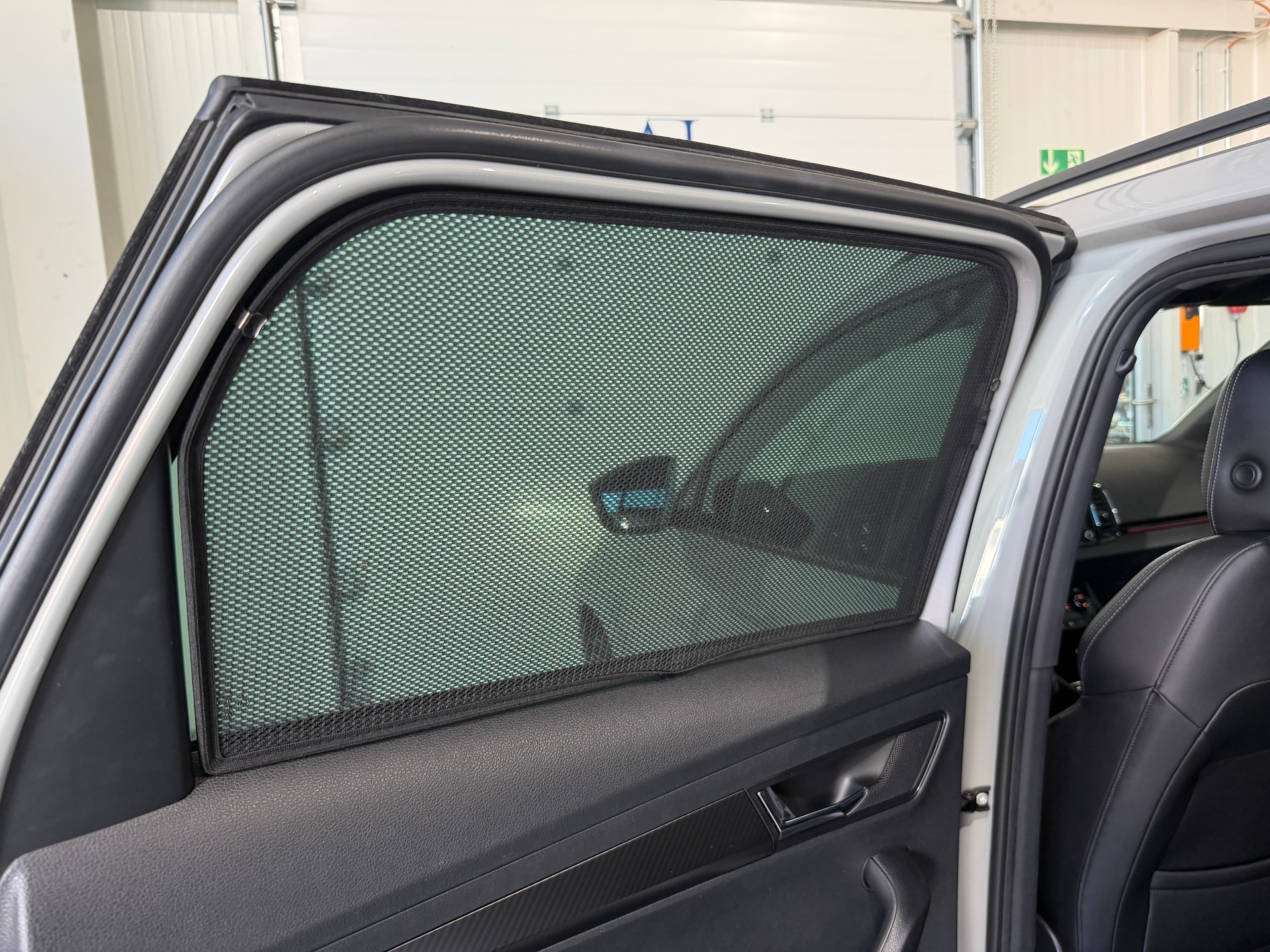 SKODA Karoq 1.5 TSI ACT SportLine DSG (CH) Nardo Grau-image-16