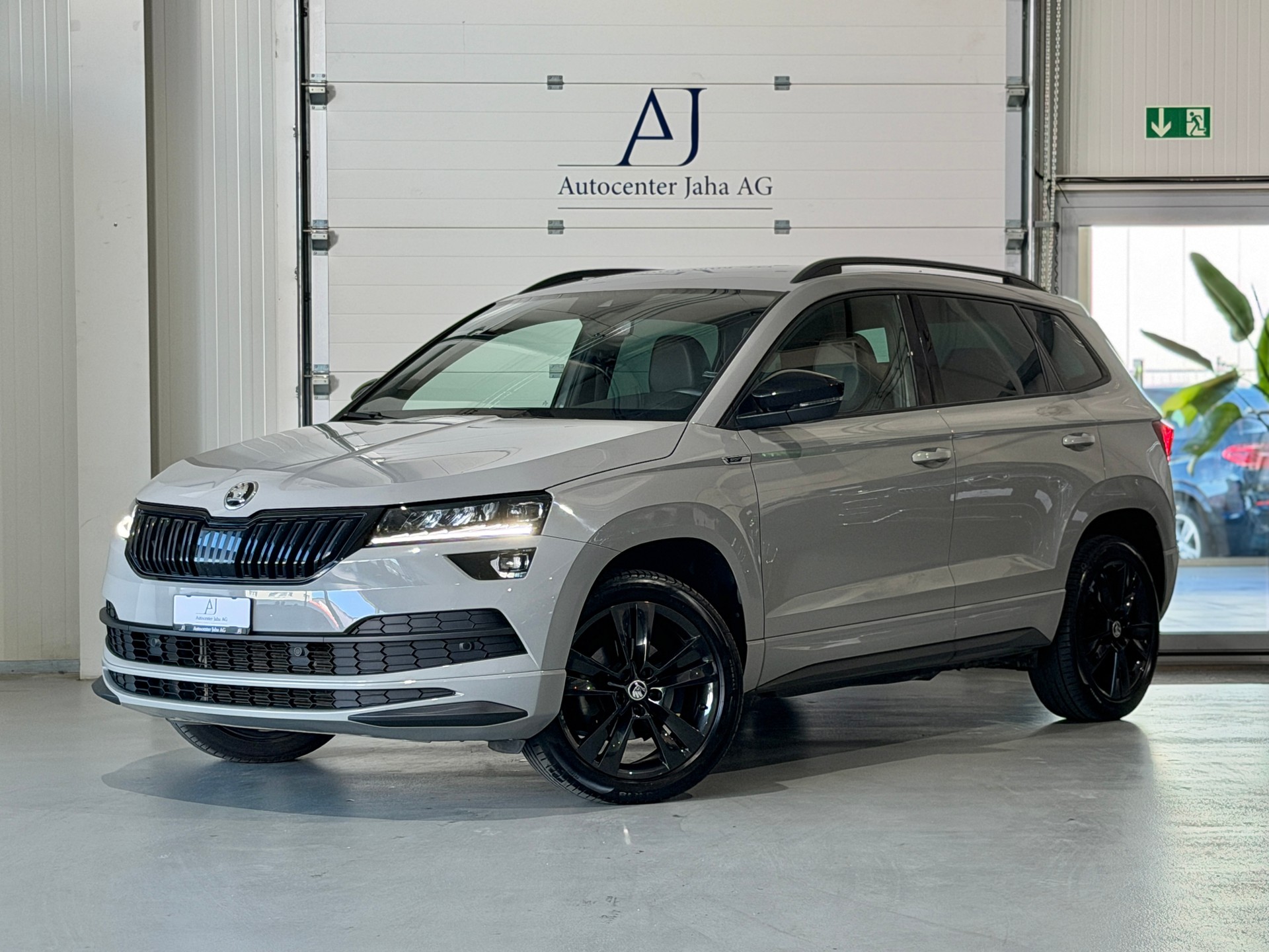 SKODA Karoq 1.5 TSI ACT SportLine DSG (CH) Nardo Grau-image-0