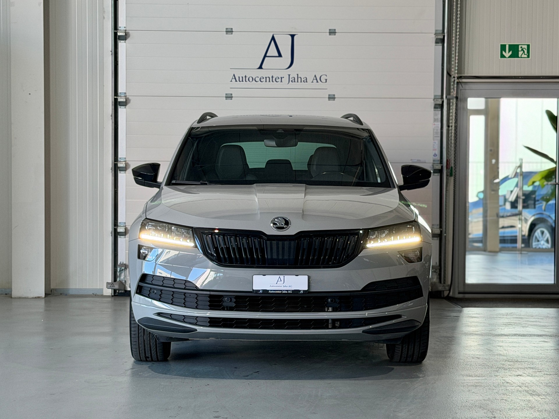 SKODA Karoq 1.5 TSI ACT SportLine DSG (CH) Nardo Grau-image-3