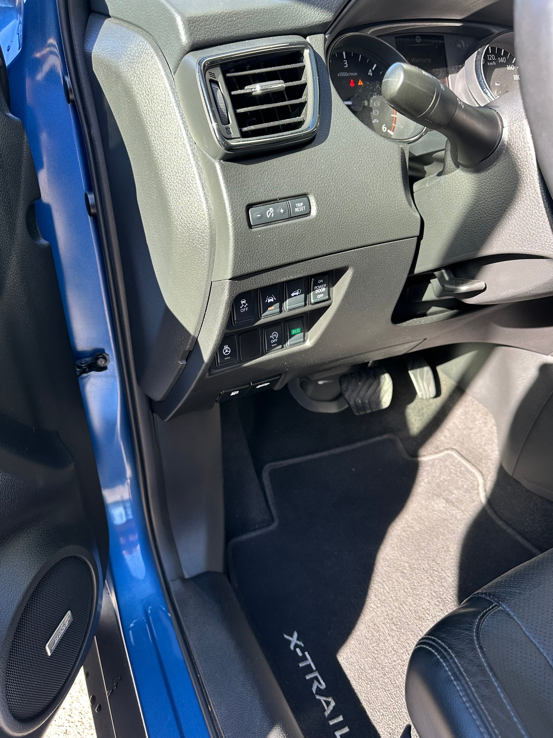 NISSAN X-TRAIL-image-11