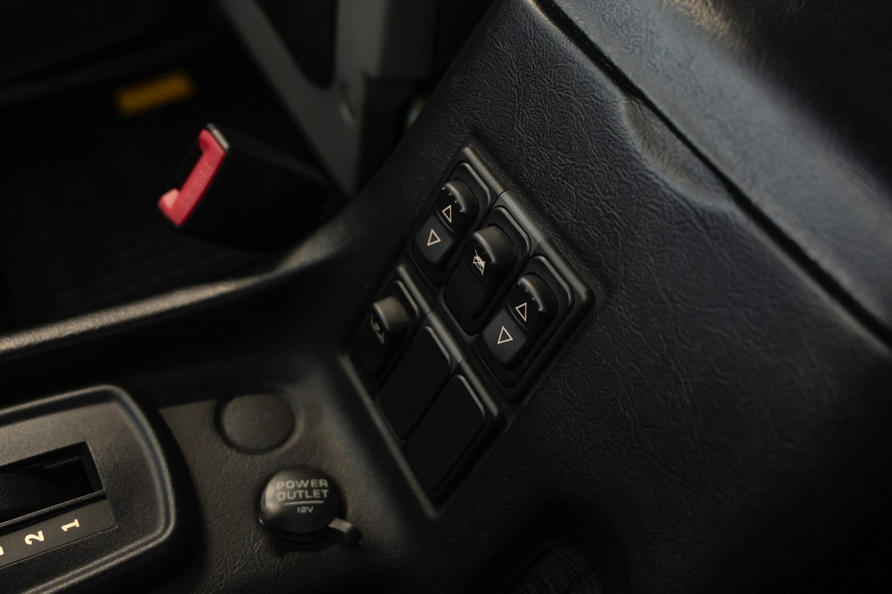 LTI Vehicles Taxi (TX4)-image-22