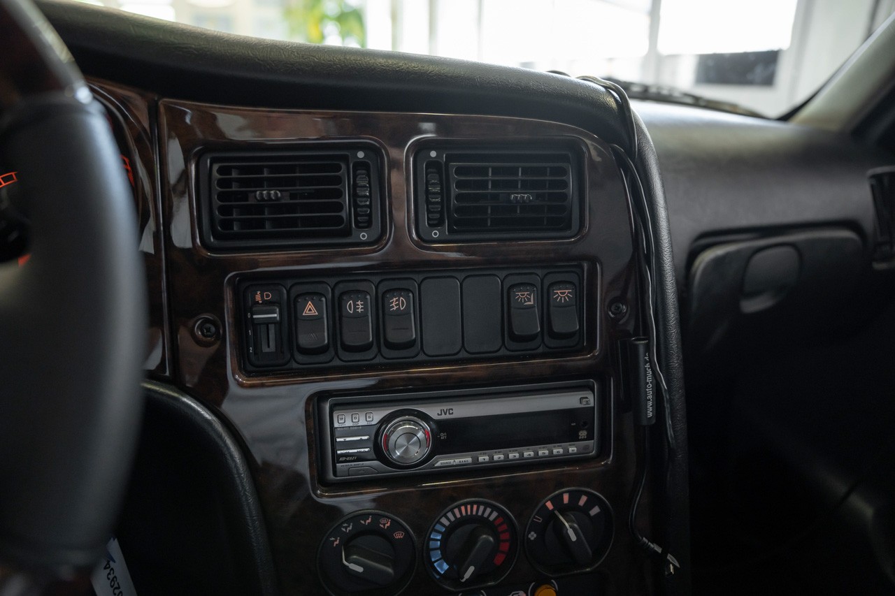 LTI Vehicles Taxi (TX4)-image-19