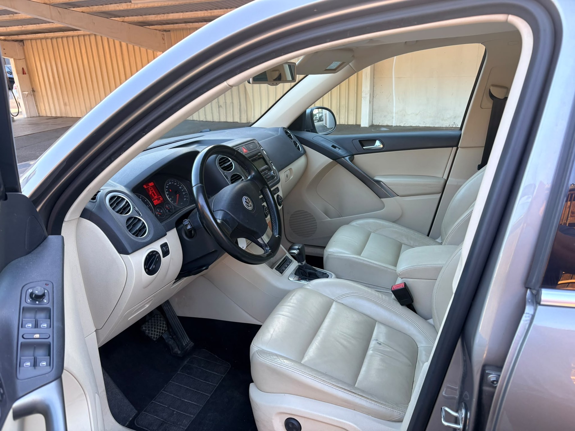 VW Tiguan 2.0 TDI Sport&Style Tiptronic-image-7