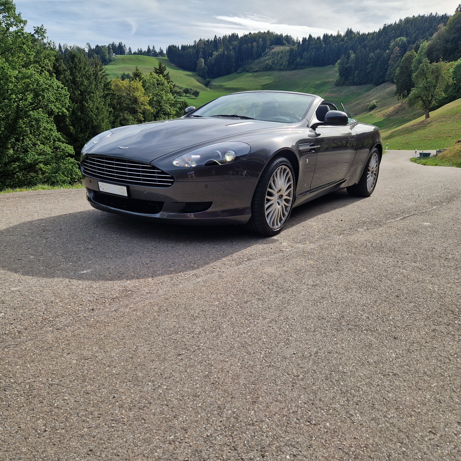 ASTON MARTIN 6.0 V12-image-1
