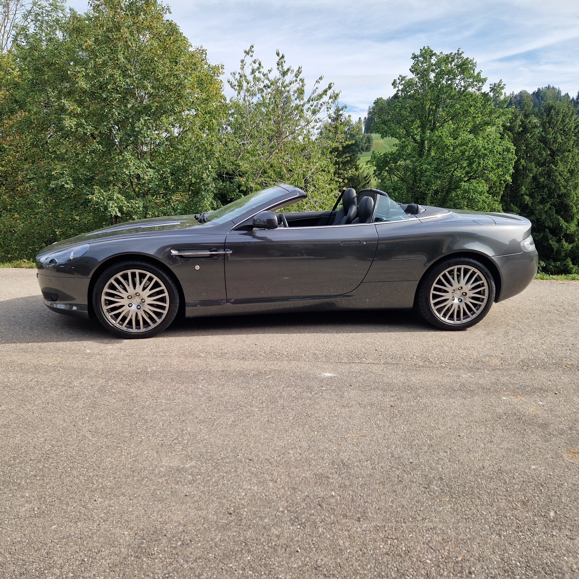 ASTON MARTIN 6.0 V12-image-0