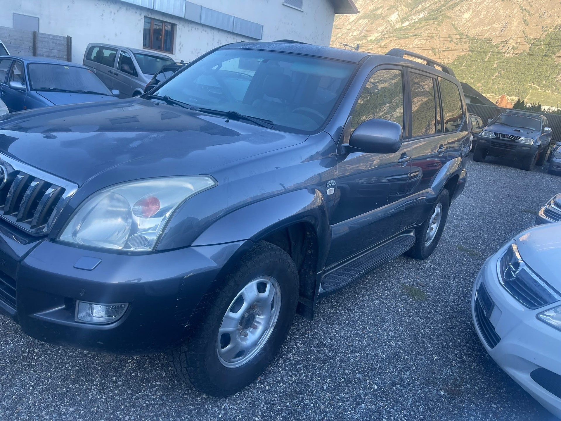 TOYOTA Land Cruiser 3.0 TD Linea Sol Executive-image-7