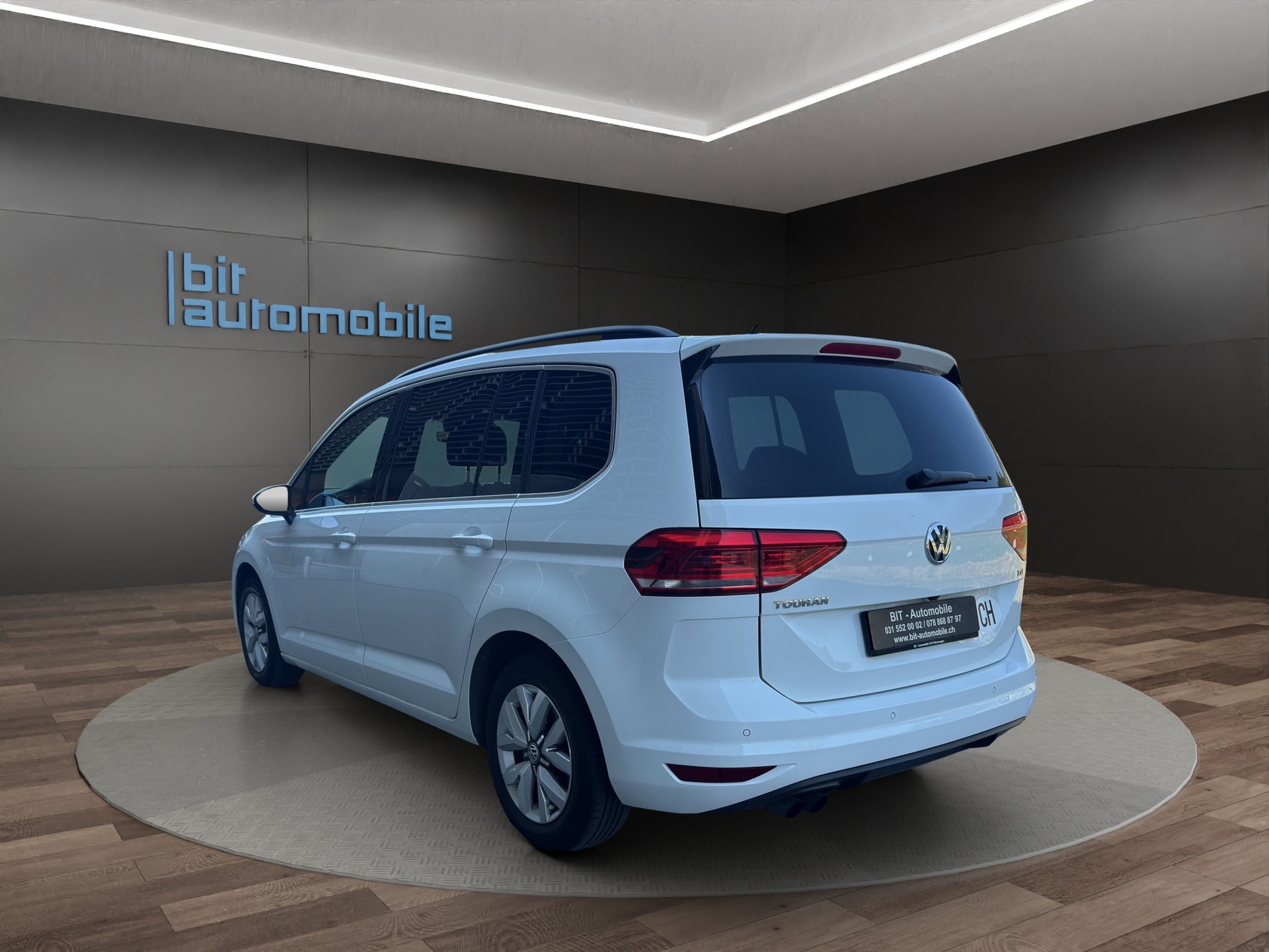 VW Touran 1.4 TSI BlueMotion Technology Comfortline DSG 7Plätzer-image-4
