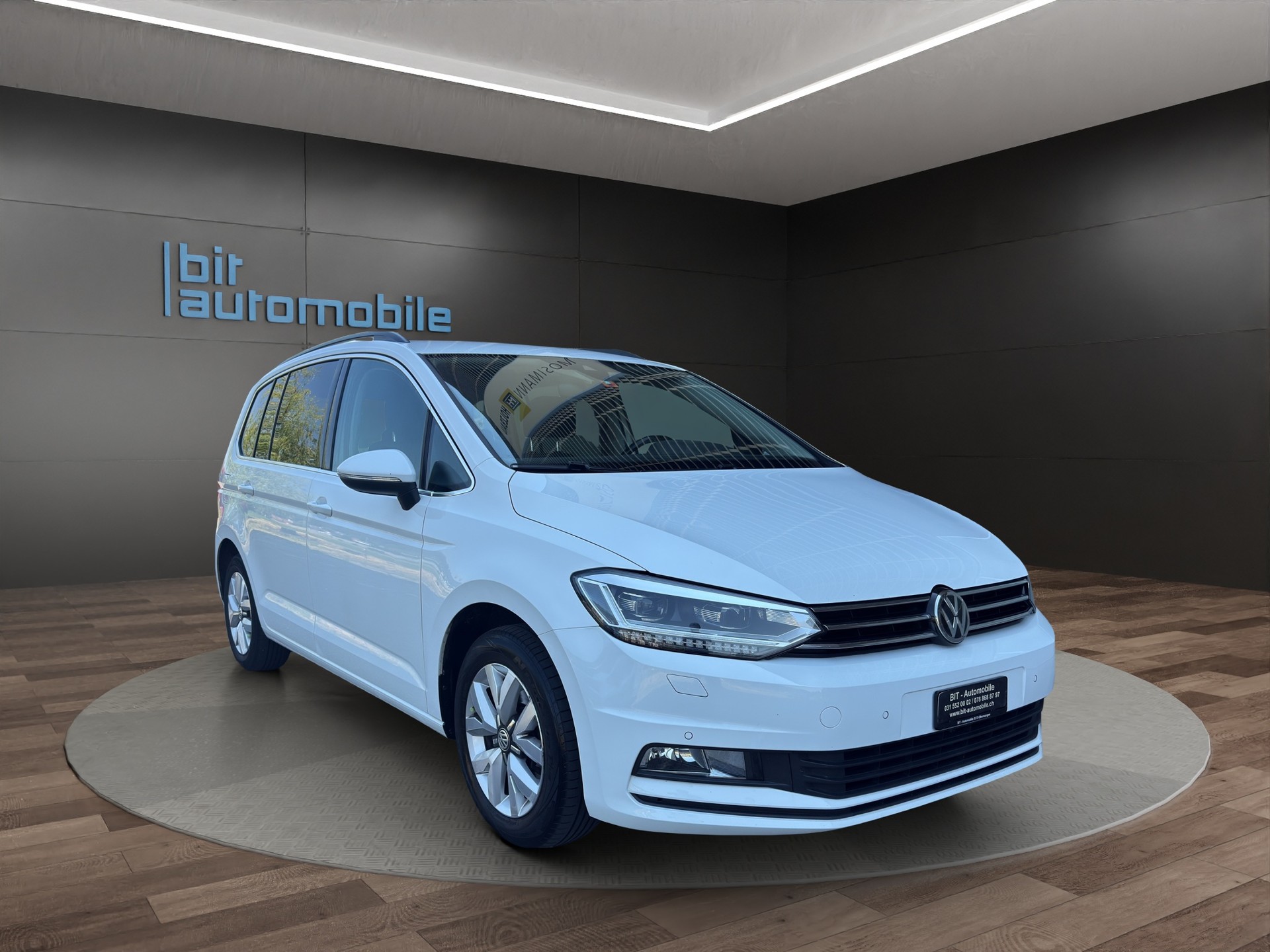 VW Touran 1.4 TSI BlueMotion Technology Comfortline DSG 7Plätzer-image-9