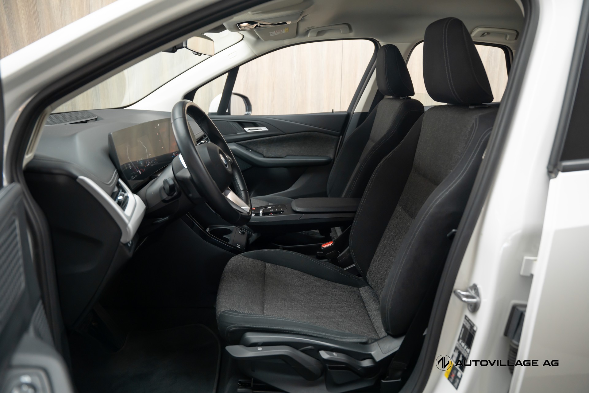 BMW 225e xDrive Active Tourer-image-6