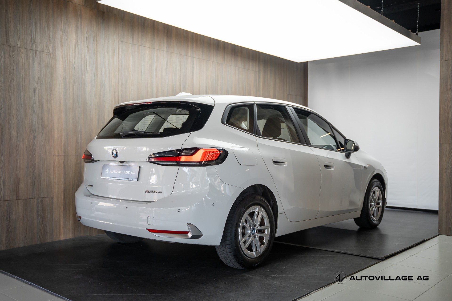 BMW 225e xDrive Active Tourer-image-22