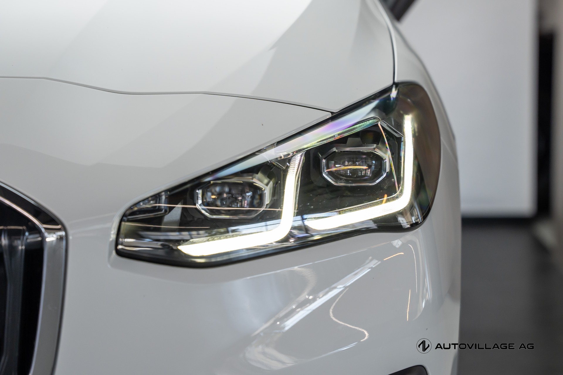 BMW 225e xDrive Active Tourer-image-2