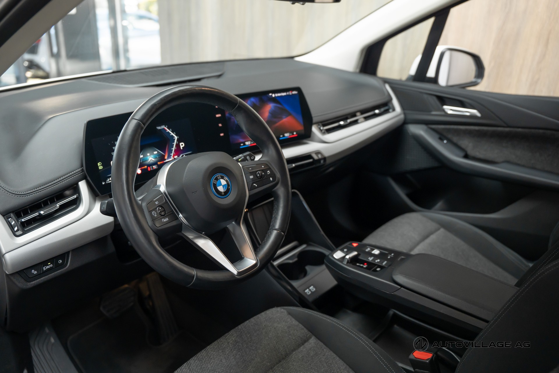 BMW 225e xDrive Active Tourer-image-5
