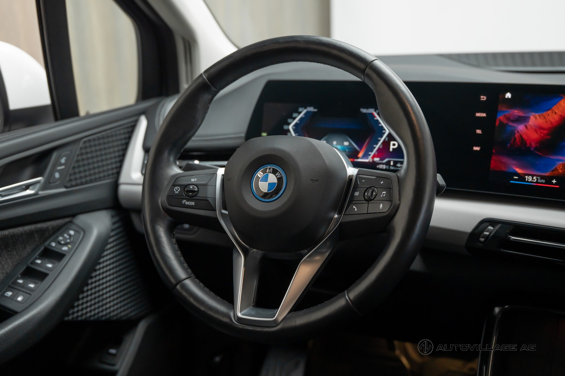 BMW 225e xDrive Active Tourer-image-28