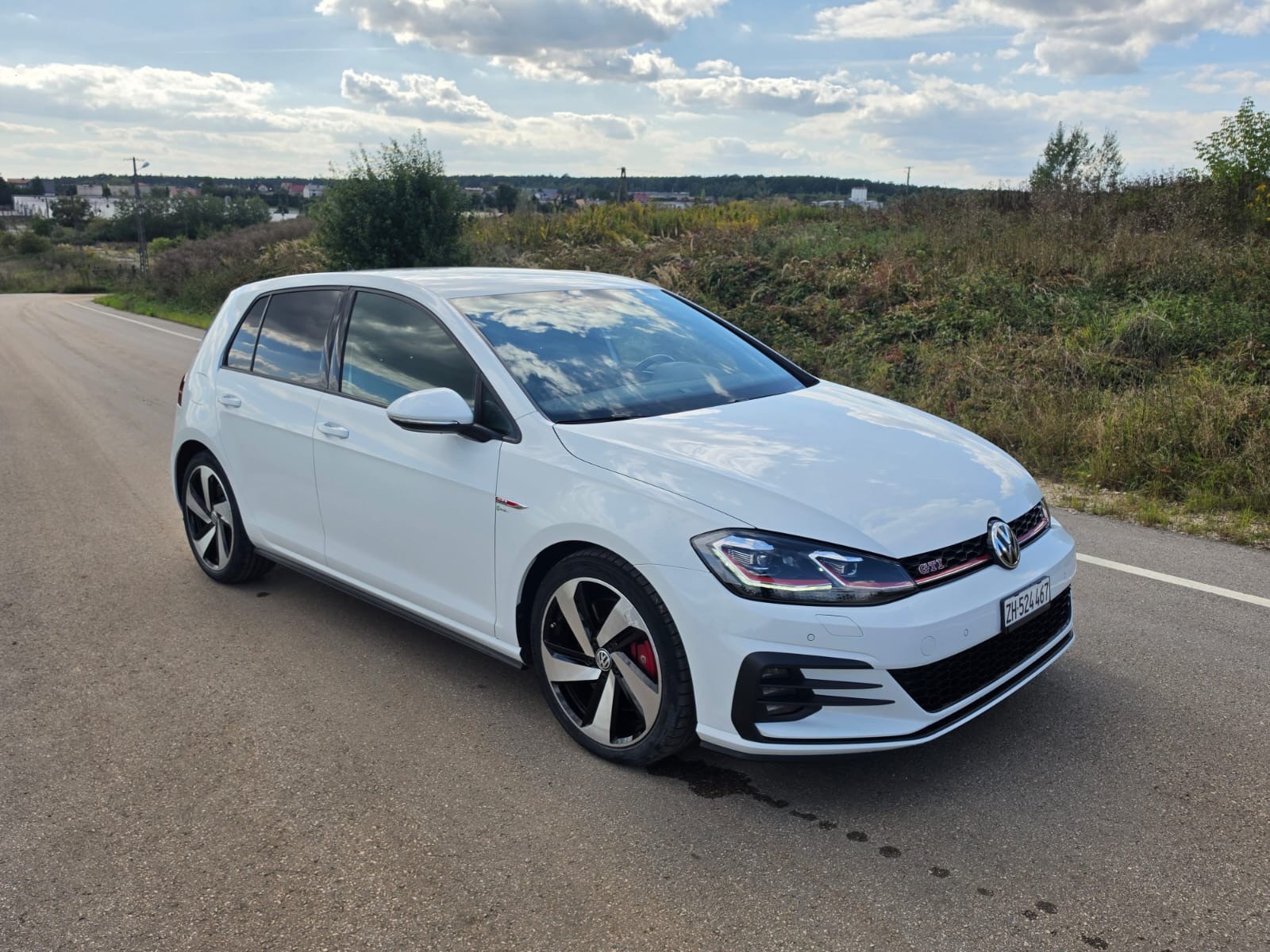 VW Golf 2.0 TSI GTI Performance-image-0