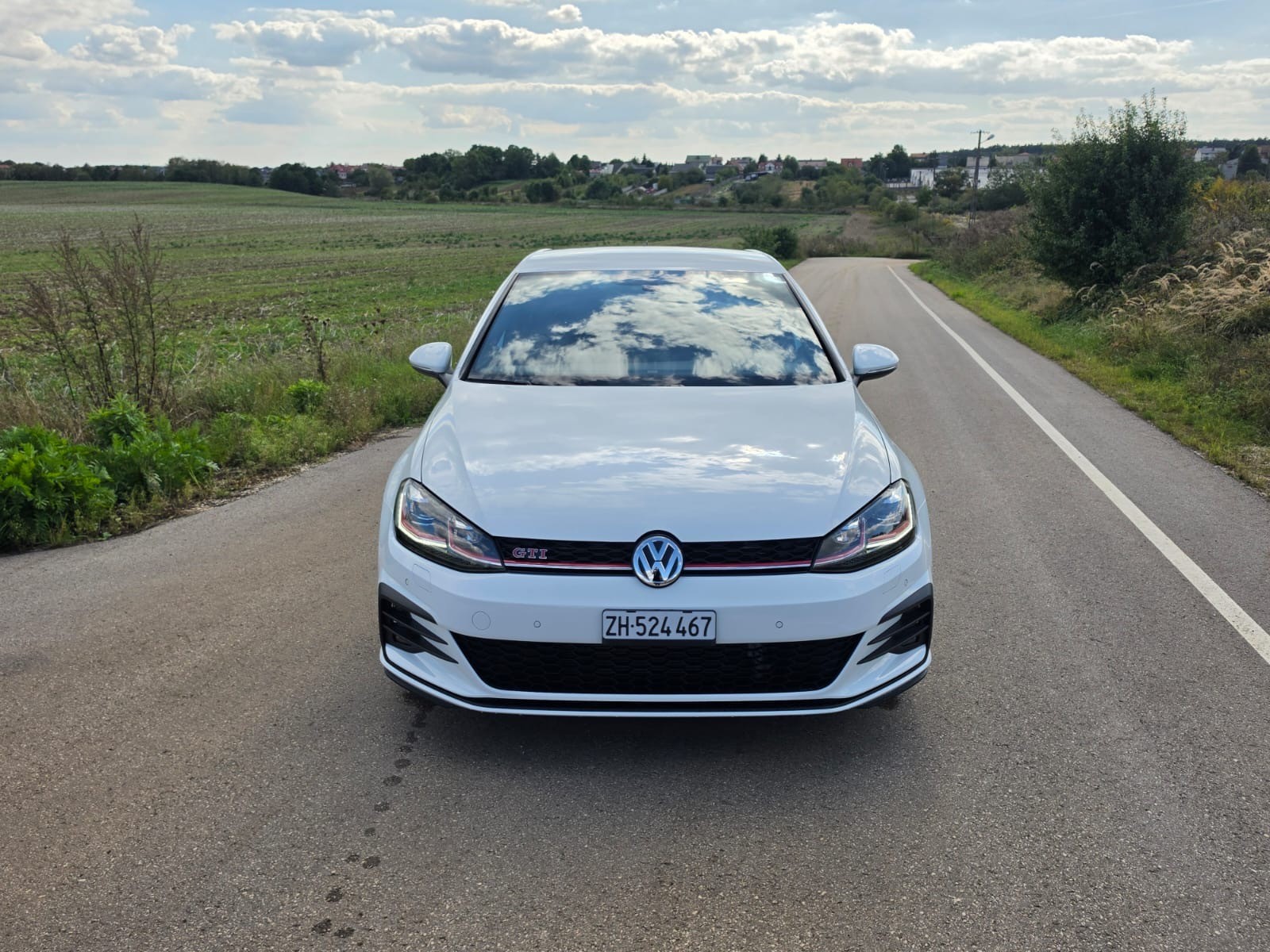 VW Golf 2.0 TSI GTI Performance-image-3