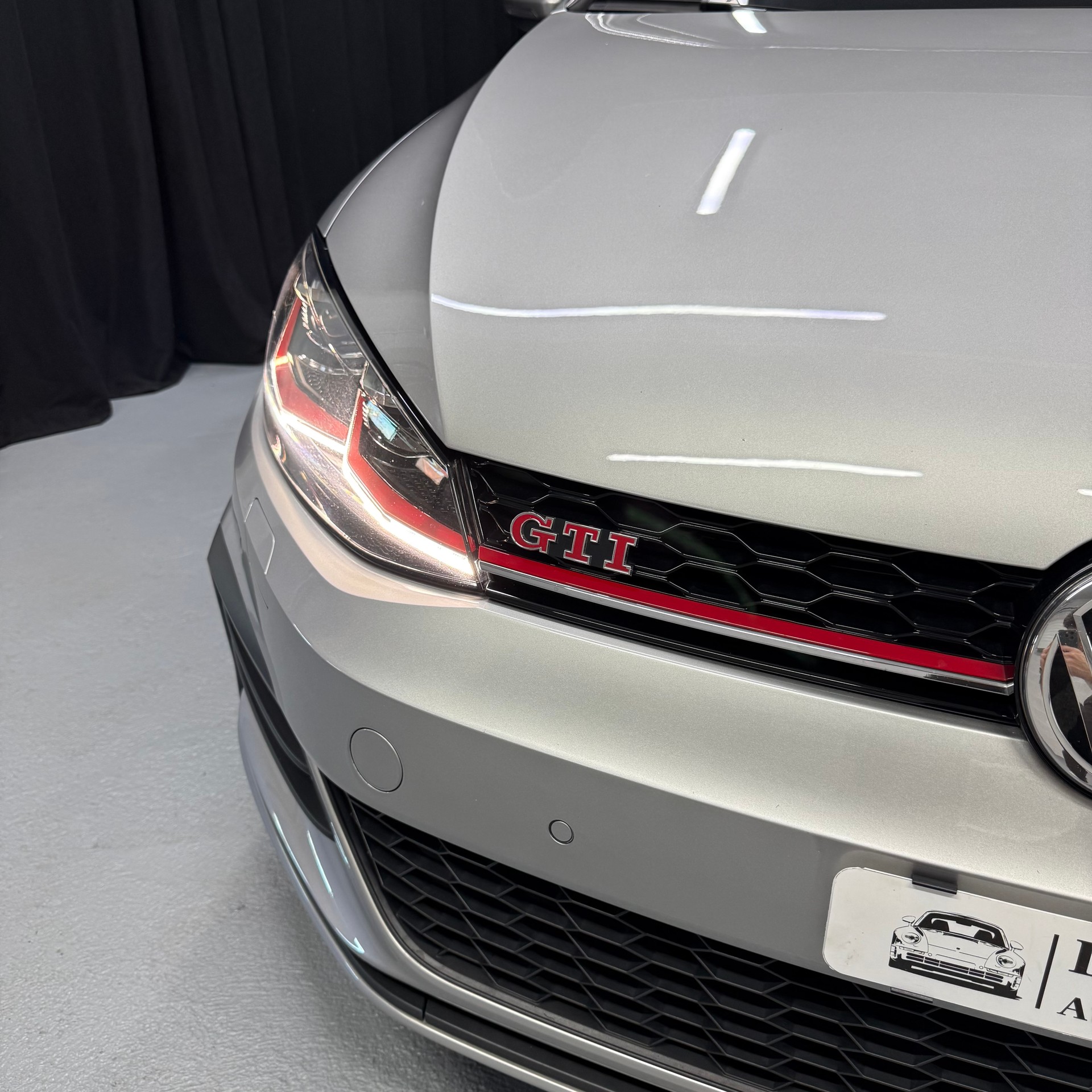 VW Golf 2.0 TSI GTI Performance DSG-image-3