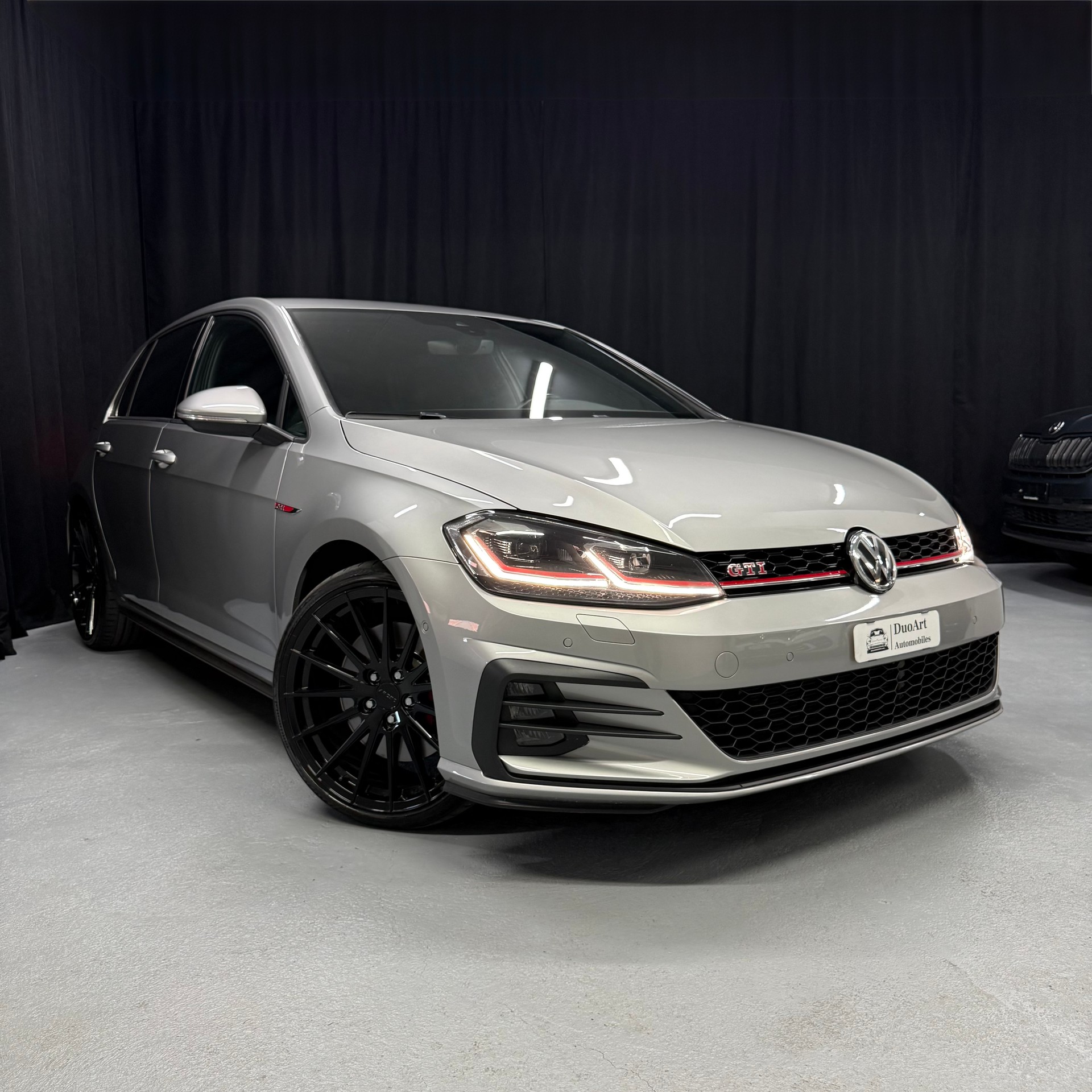 VW Golf 2.0 TSI GTI Performance DSG-image-4