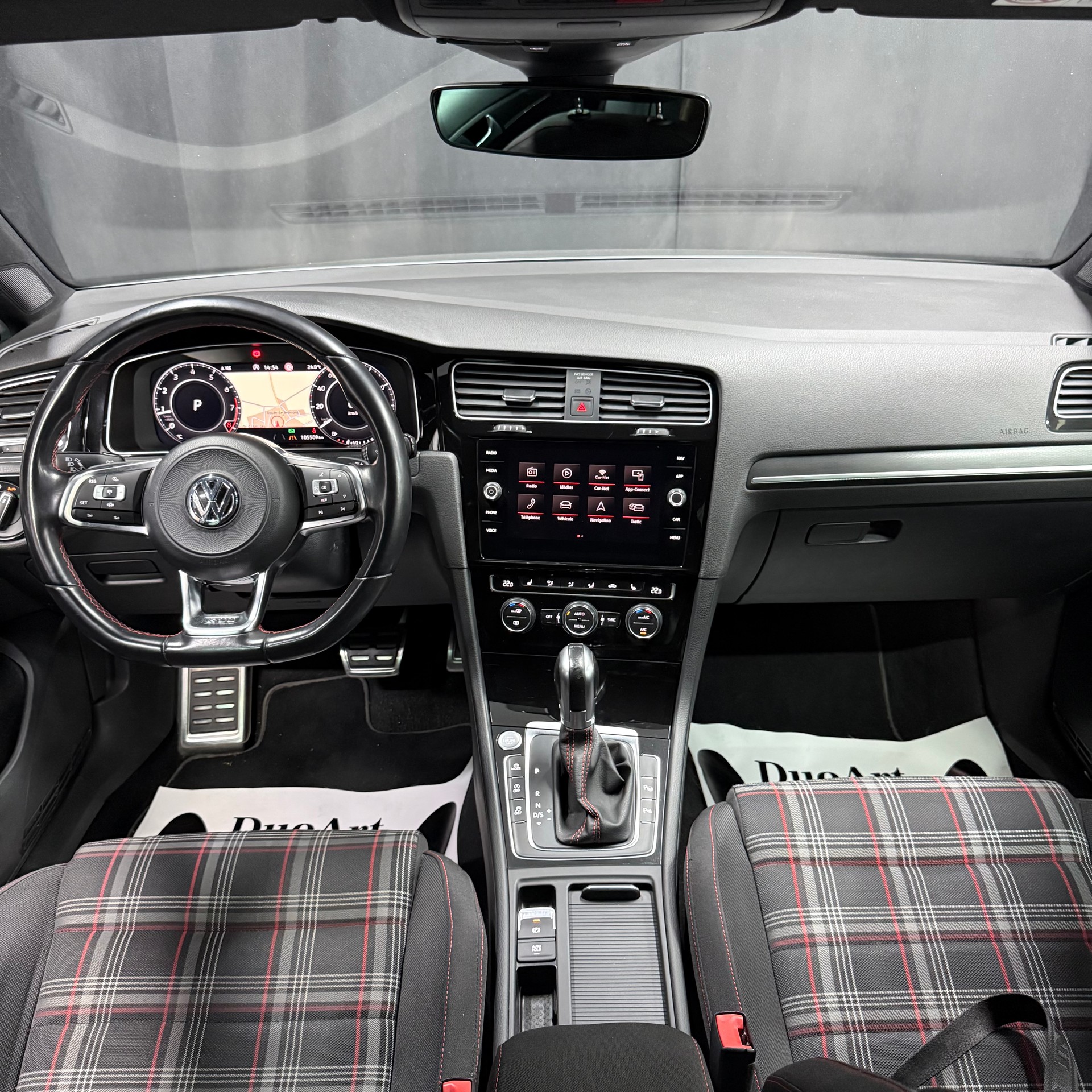 VW Golf 2.0 TSI GTI Performance DSG-image-11