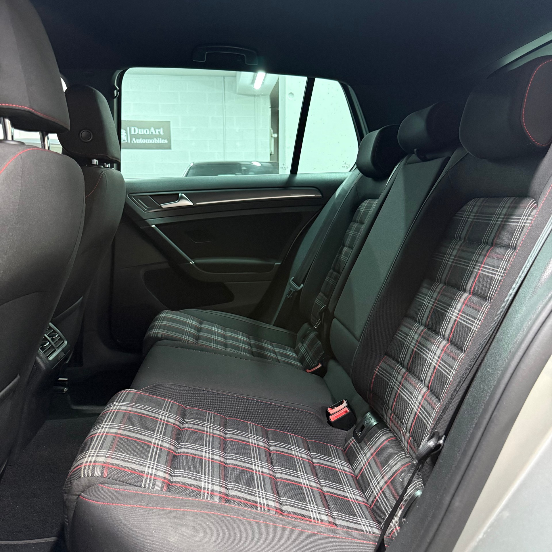 VW Golf 2.0 TSI GTI Performance DSG-image-13