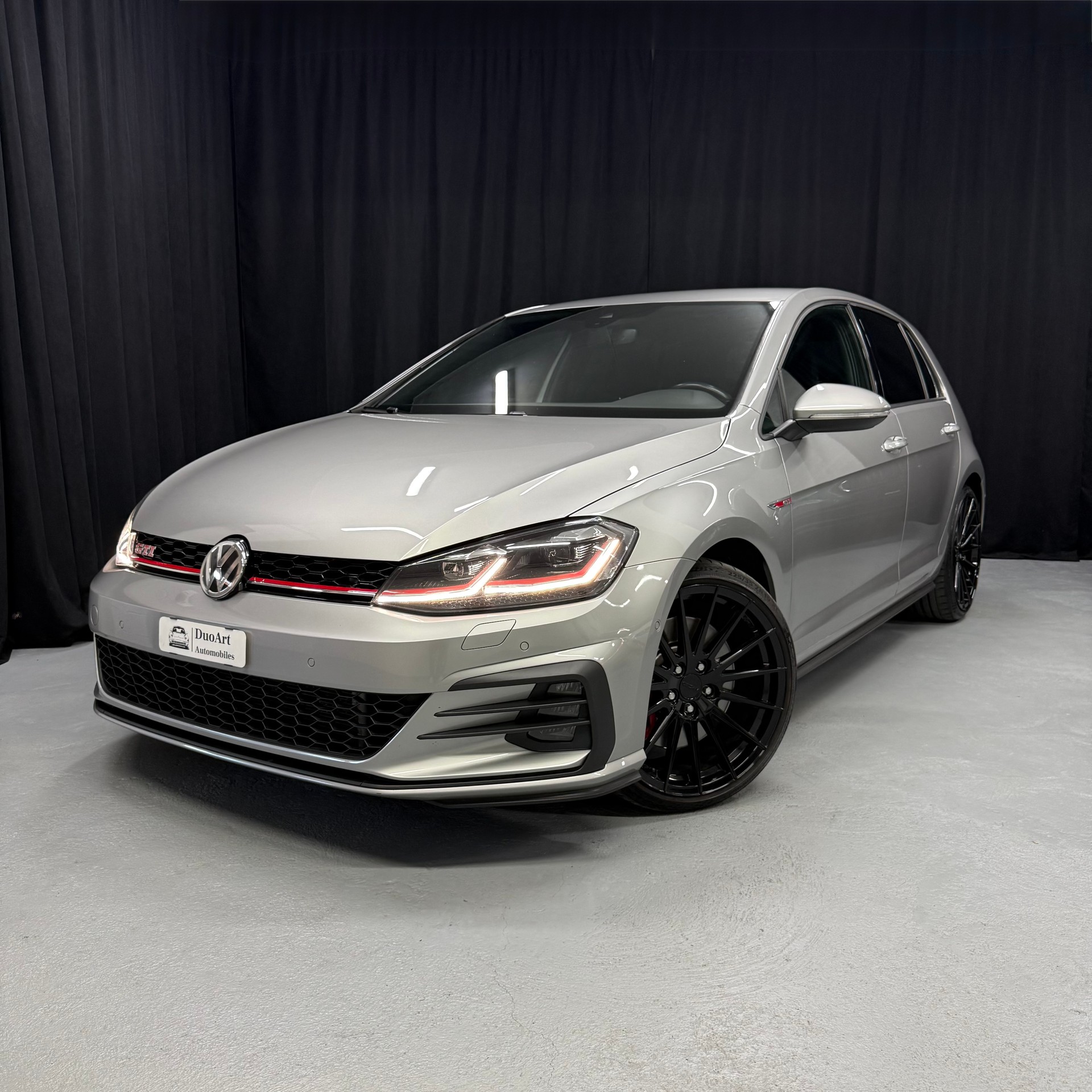 VW Golf 2.0 TSI GTI Performance DSG-image-1