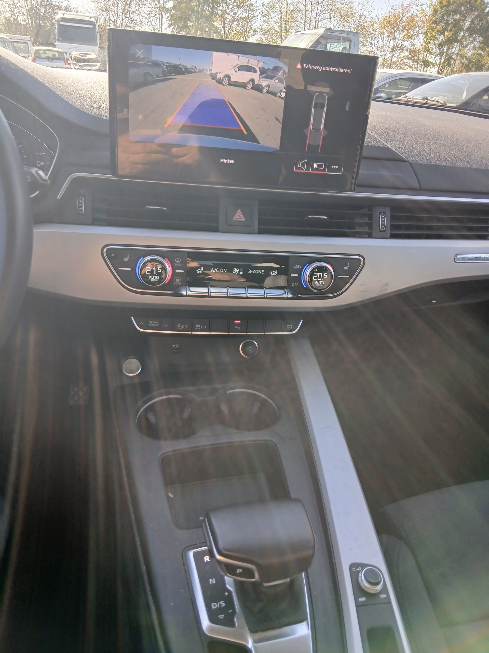 AUDI A4 Avant 40 TDI quattro S-tronic-image-13